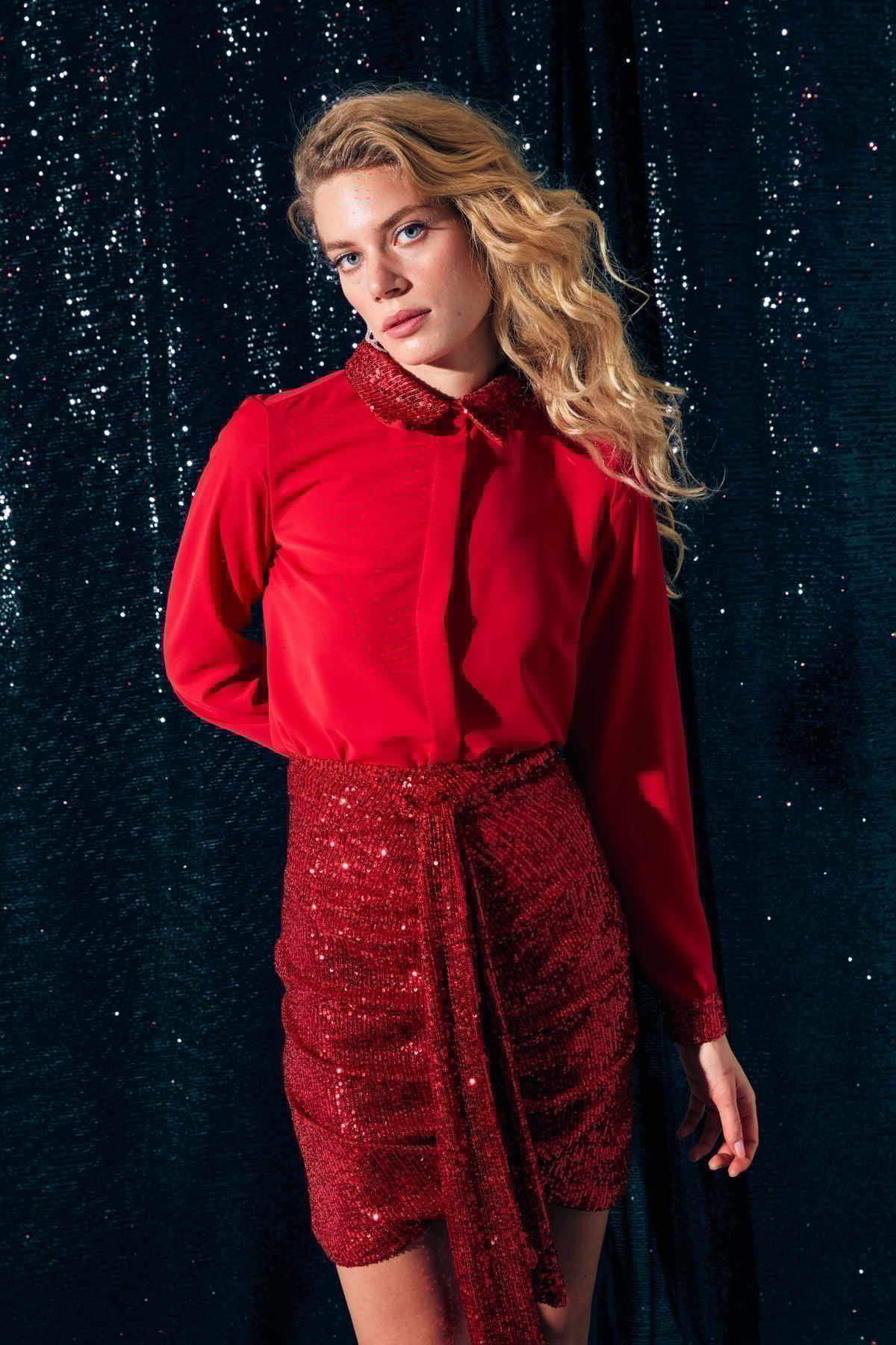 Payet Detaylı Klasik Gömlek - KIRMIZI