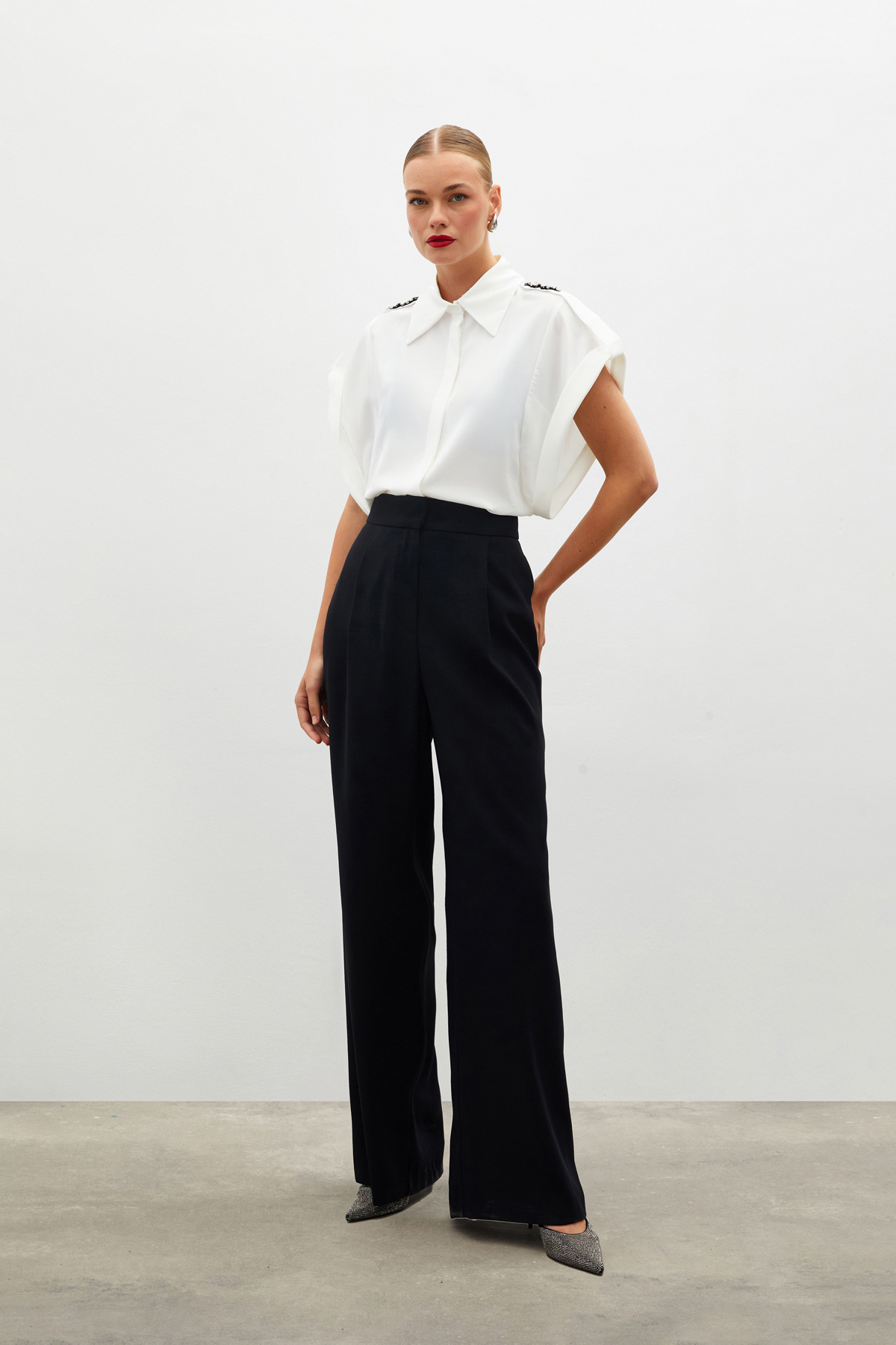 Pile Detaylı Salaş Pantolon - SİYAH