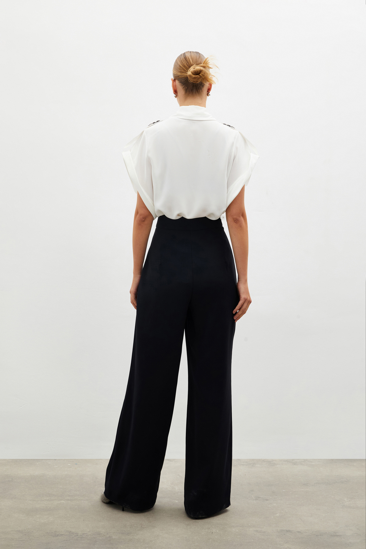 Pile Detaylı Salaş Pantolon - SİYAH