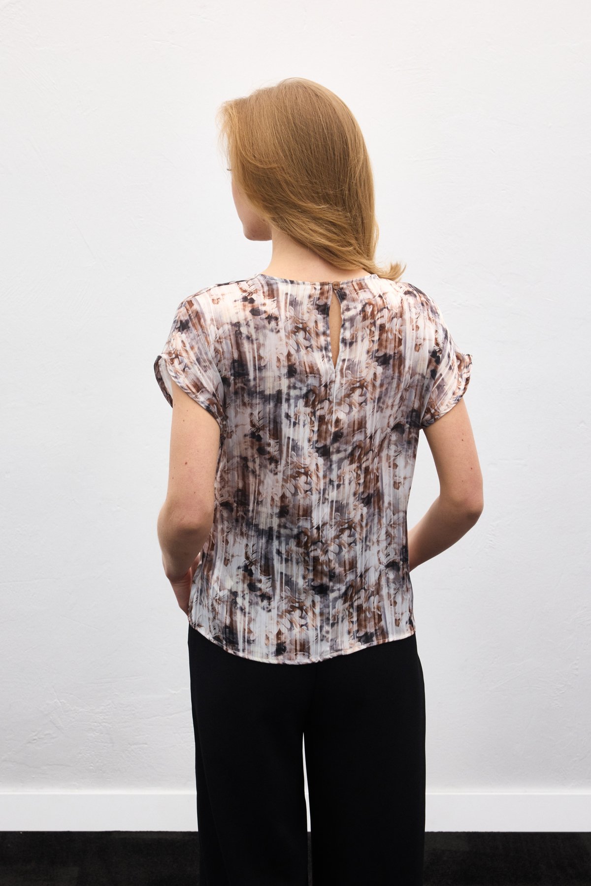 Pleated Sleeveless Blouse - Brown