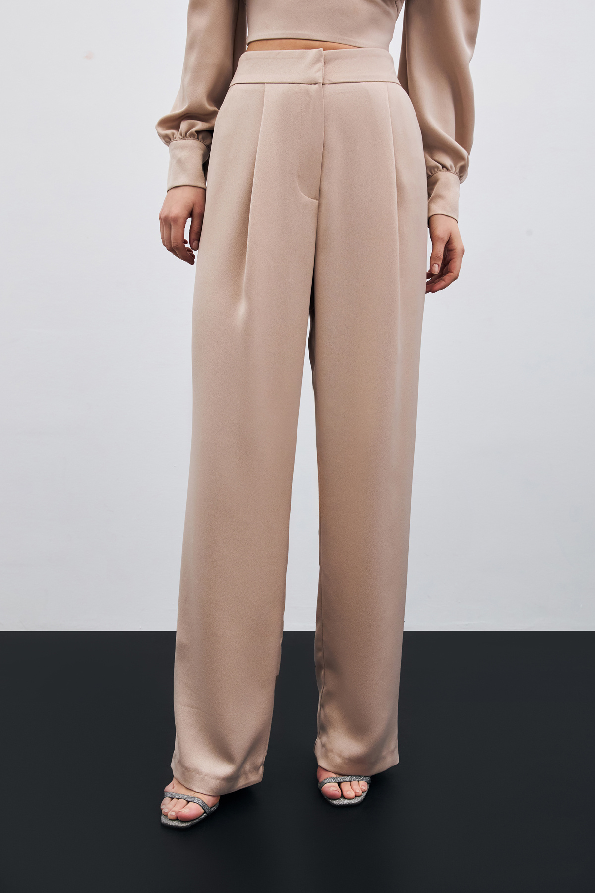 Pileli Saten Krep Pantolon - Bej