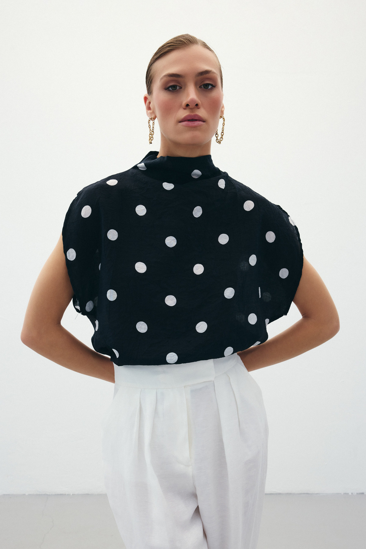 Puantiye Desenli Bluz - Siyah