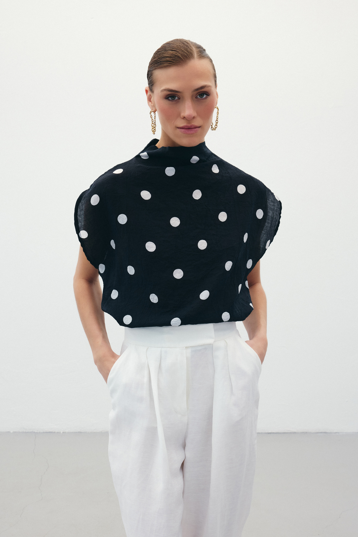 Puantiye Desenli Bluz - Siyah