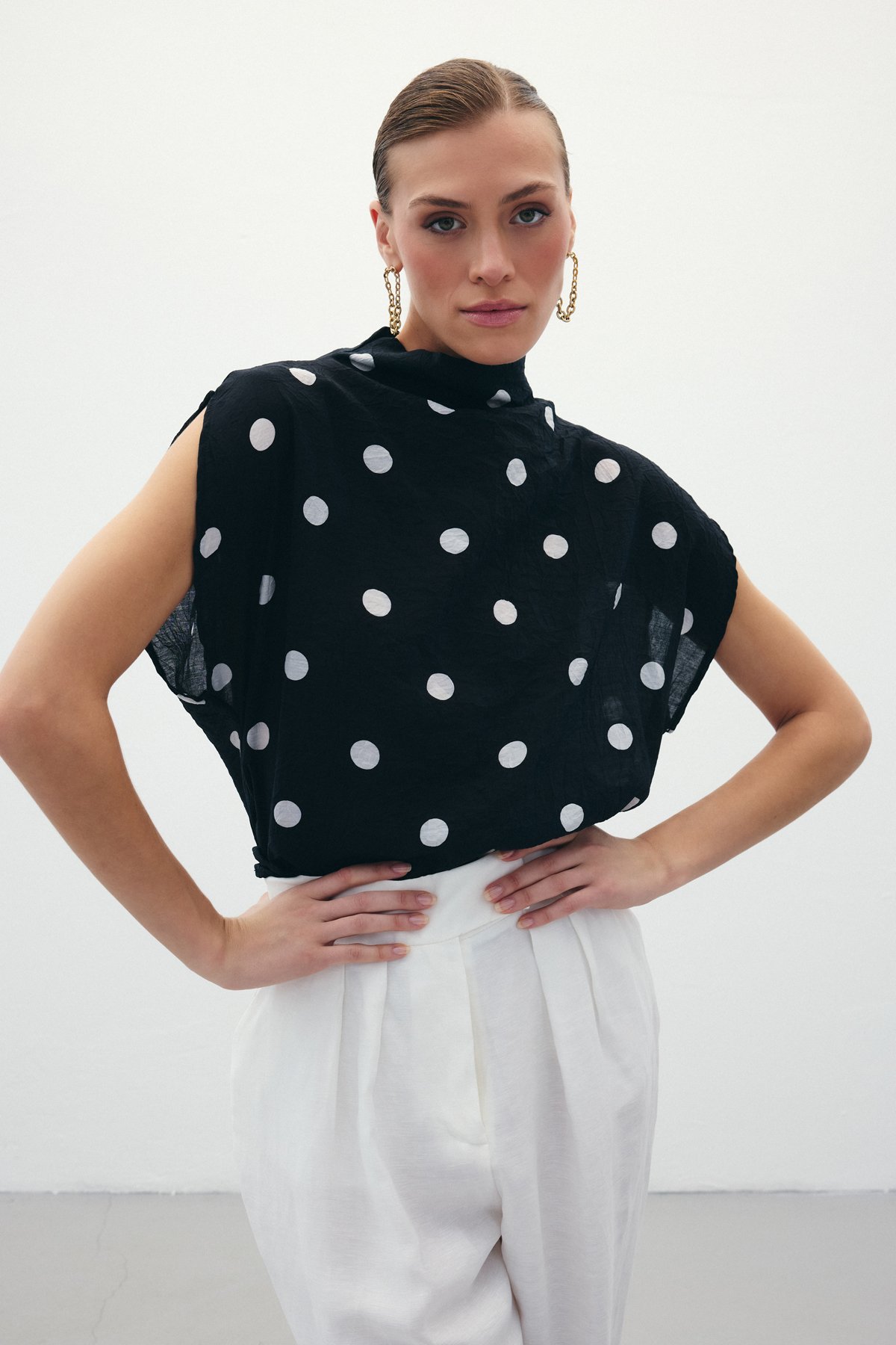 Puantiye Desenli Bluz - Siyah