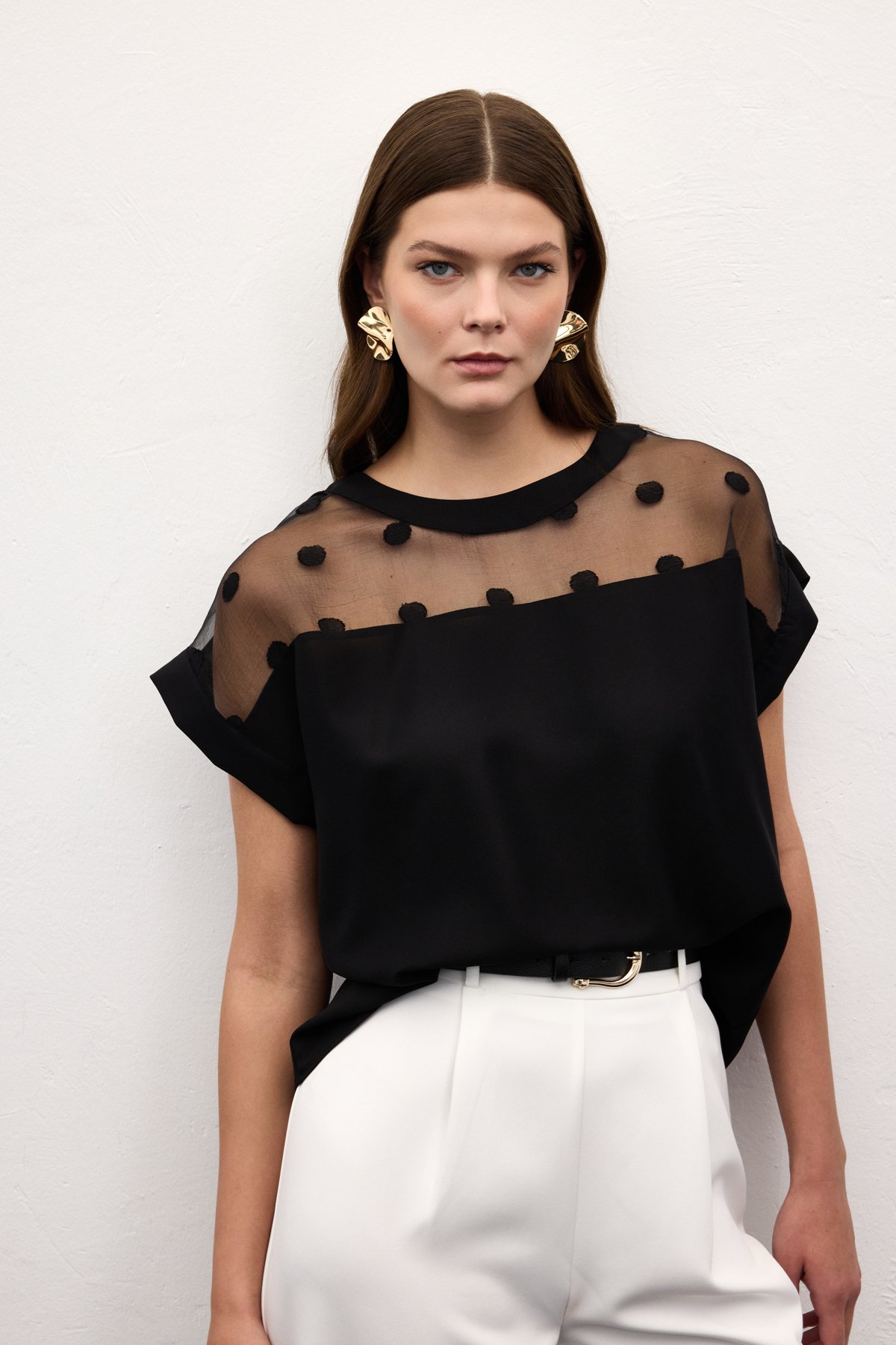 Polka Dot Detail Short-Sleeved Blouse - Black