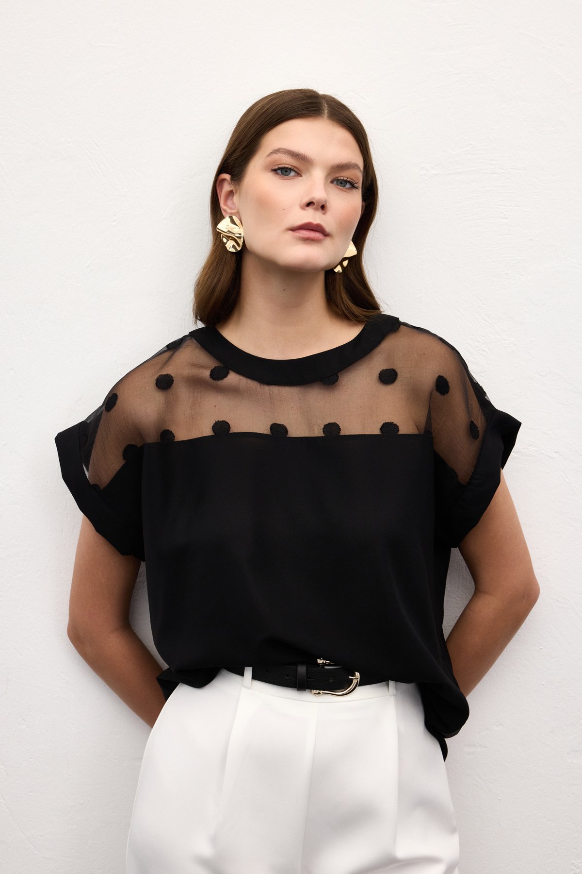 Polka Dot Detail Short-Sleeved Blouse - Black