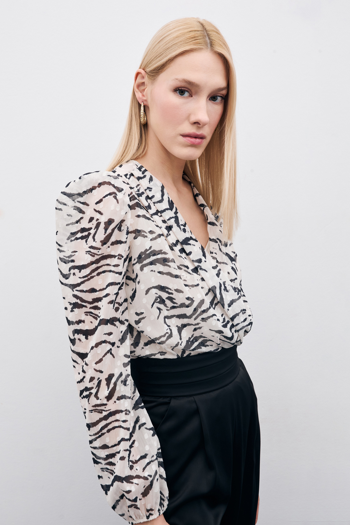 Puantiye Dokulu Bodysuit - Siyah