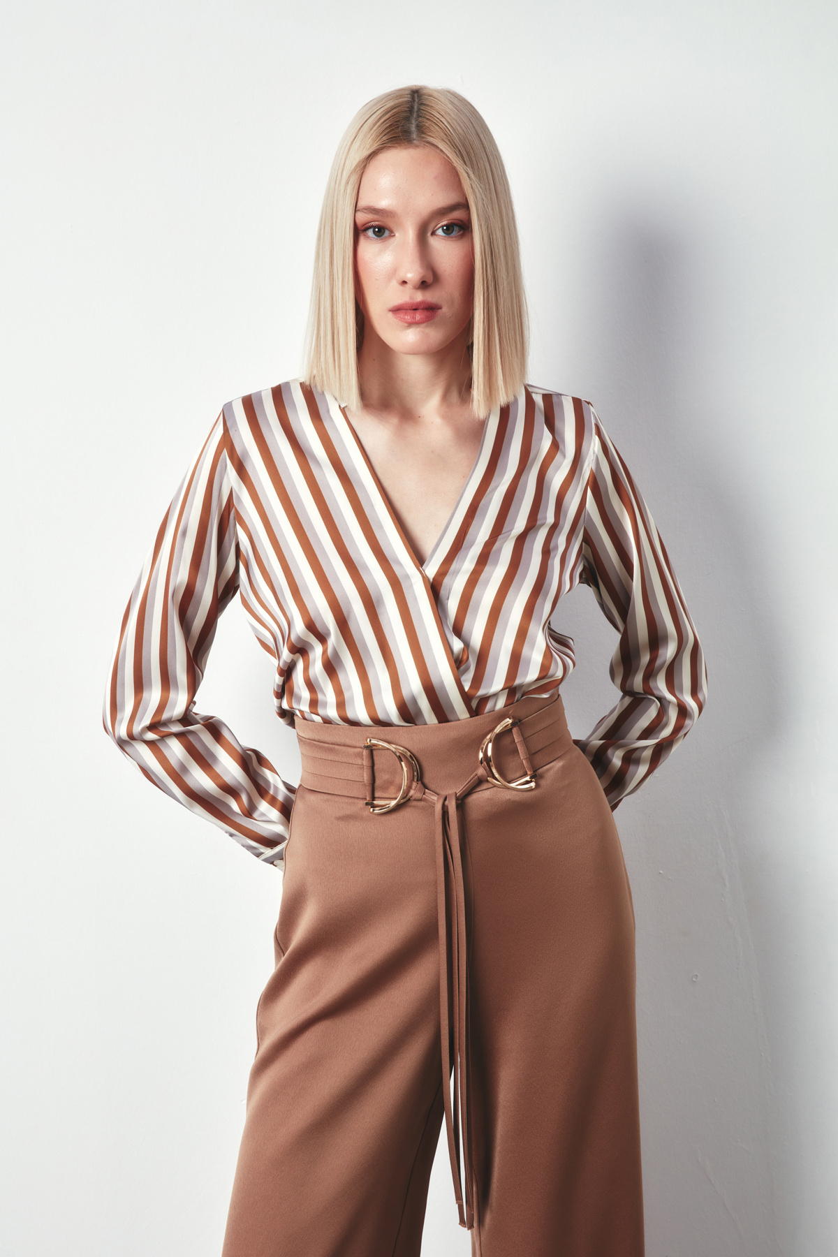 Renkli Çizgili Kruvaze Bluz - KAHVE