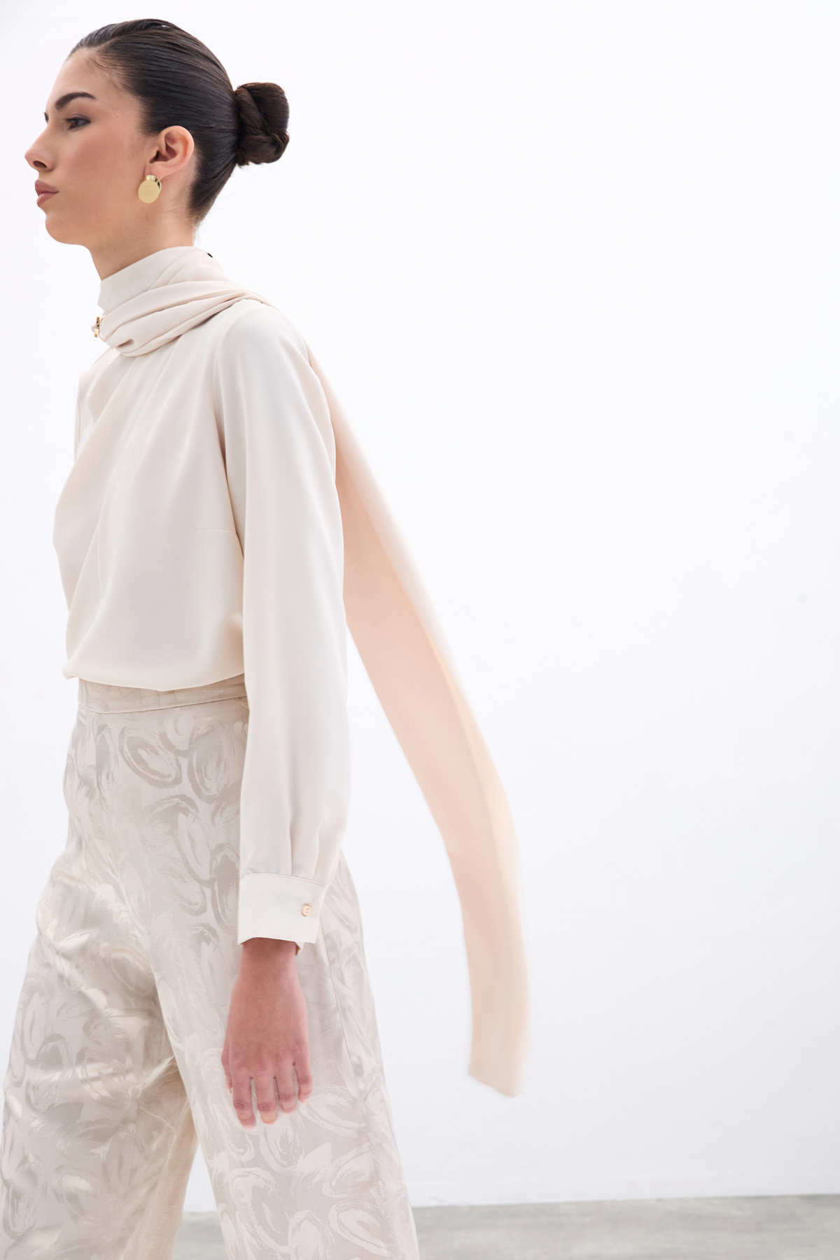 Şal Detaylı Bluz - Bej