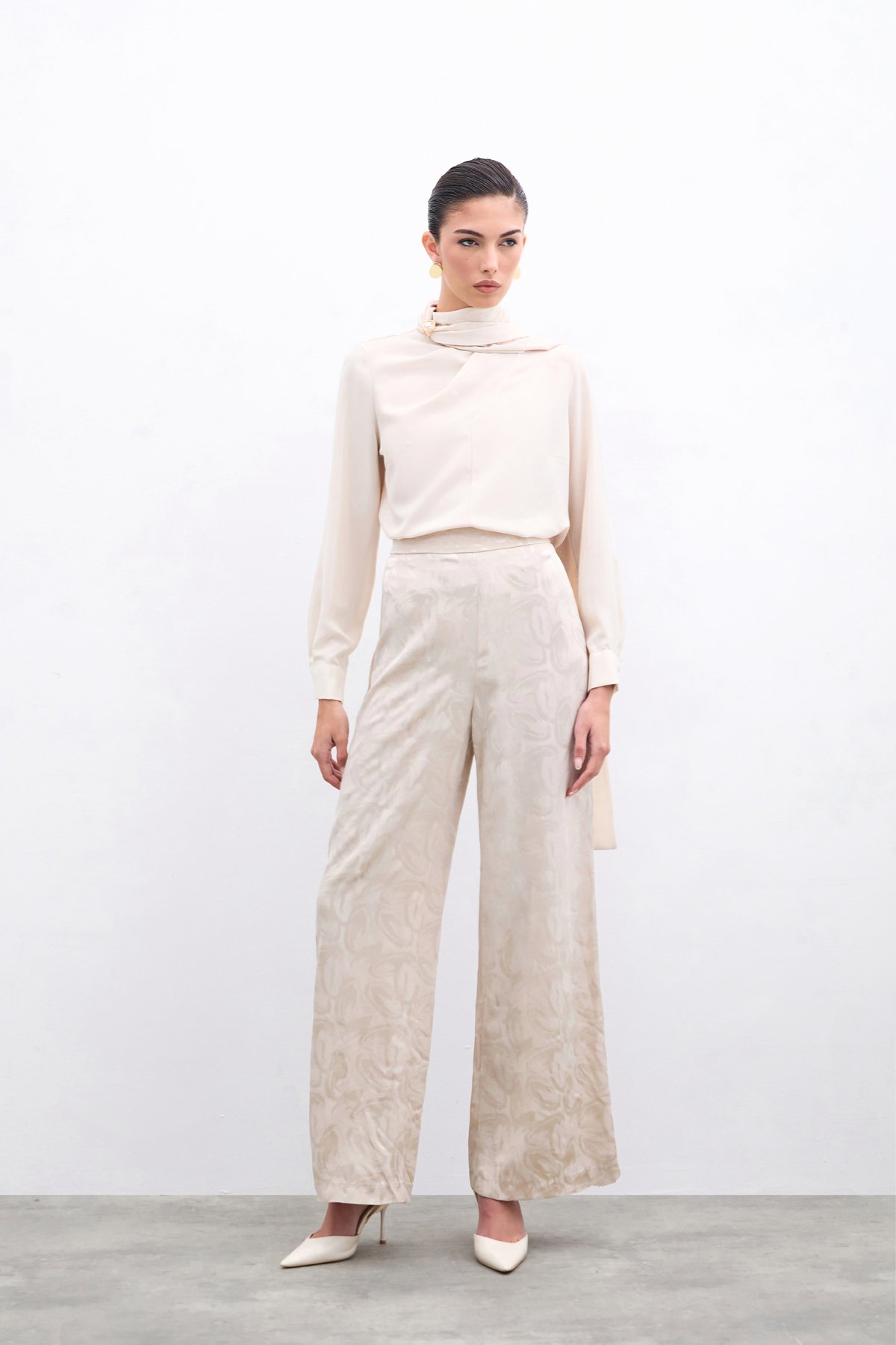 Şal Detaylı Bluz - Bej