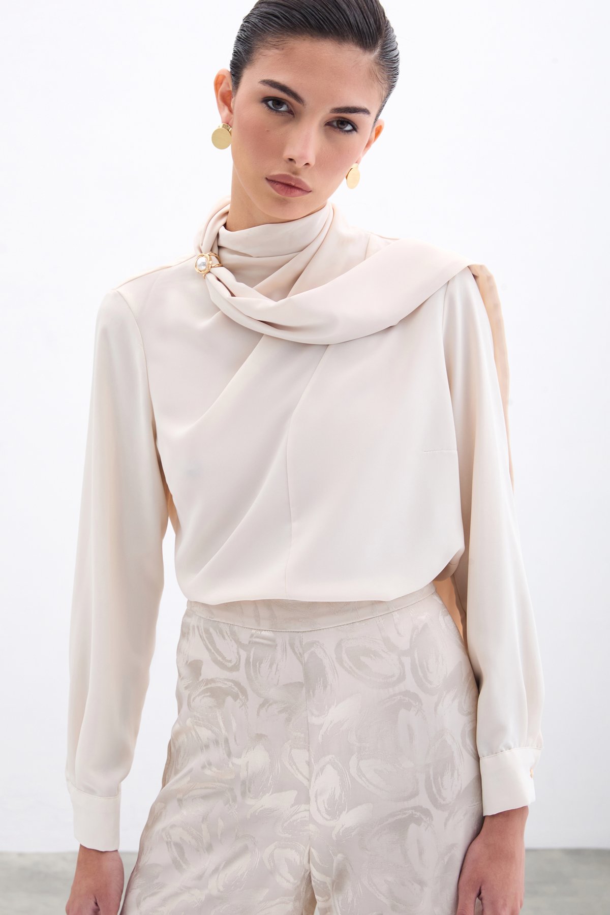 Şal Detaylı Bluz - Bej