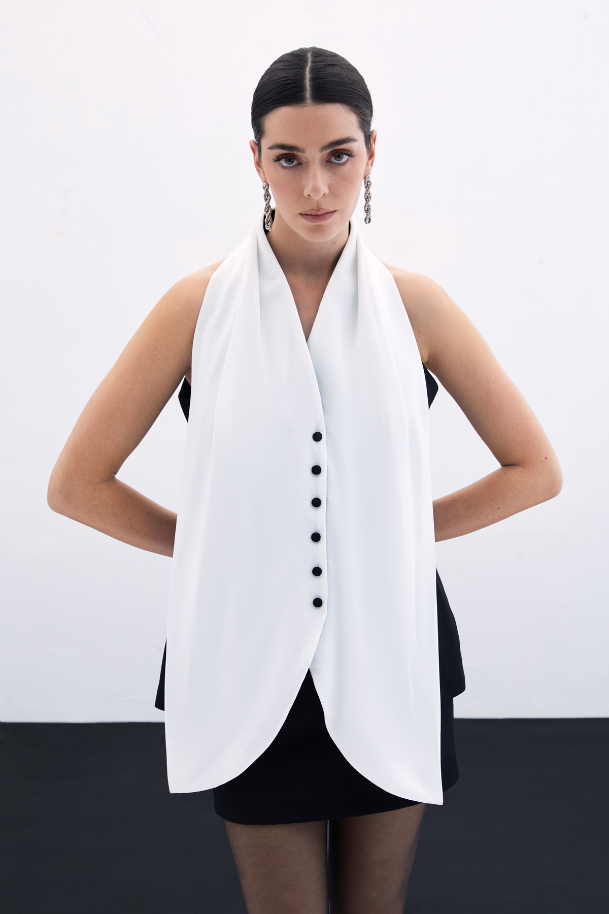 Şal Detaylı Yelek - Siyah