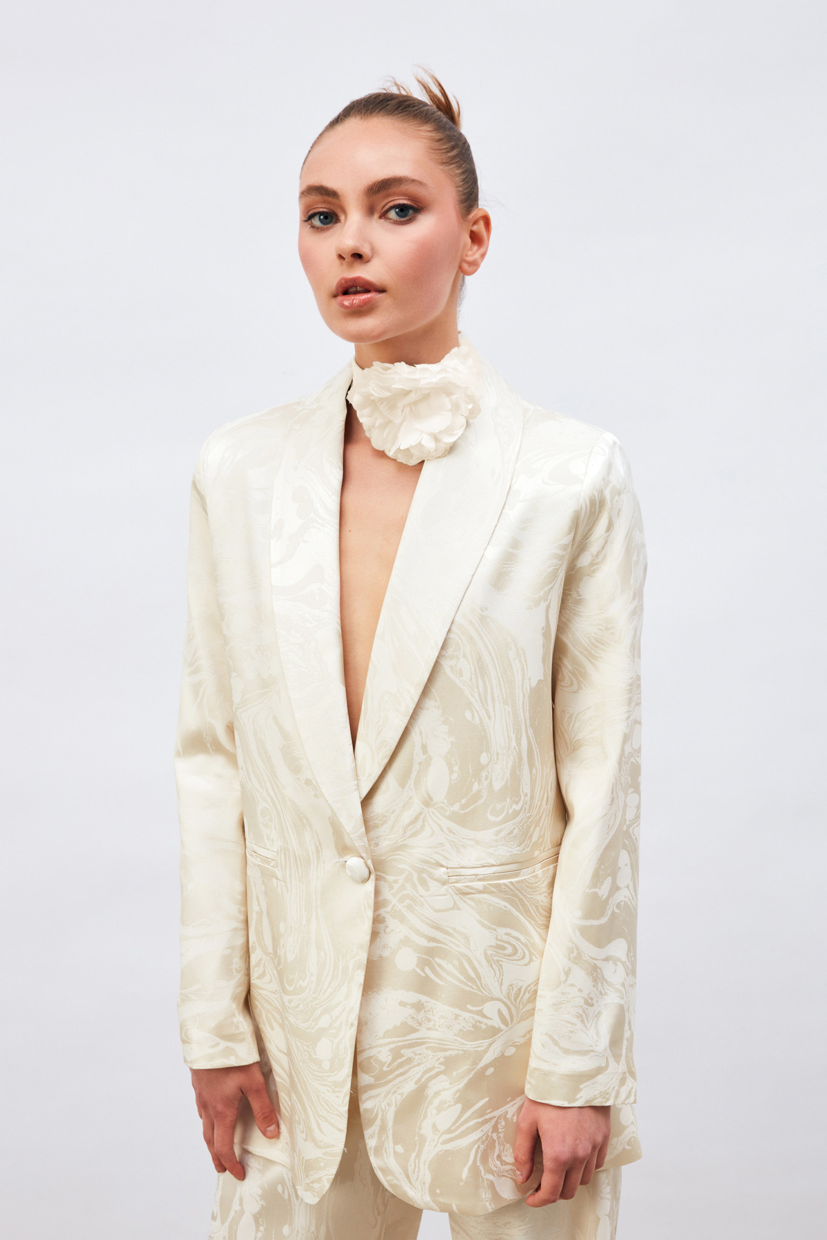 Saten Desenli Düğmeli Ceket - EKRU