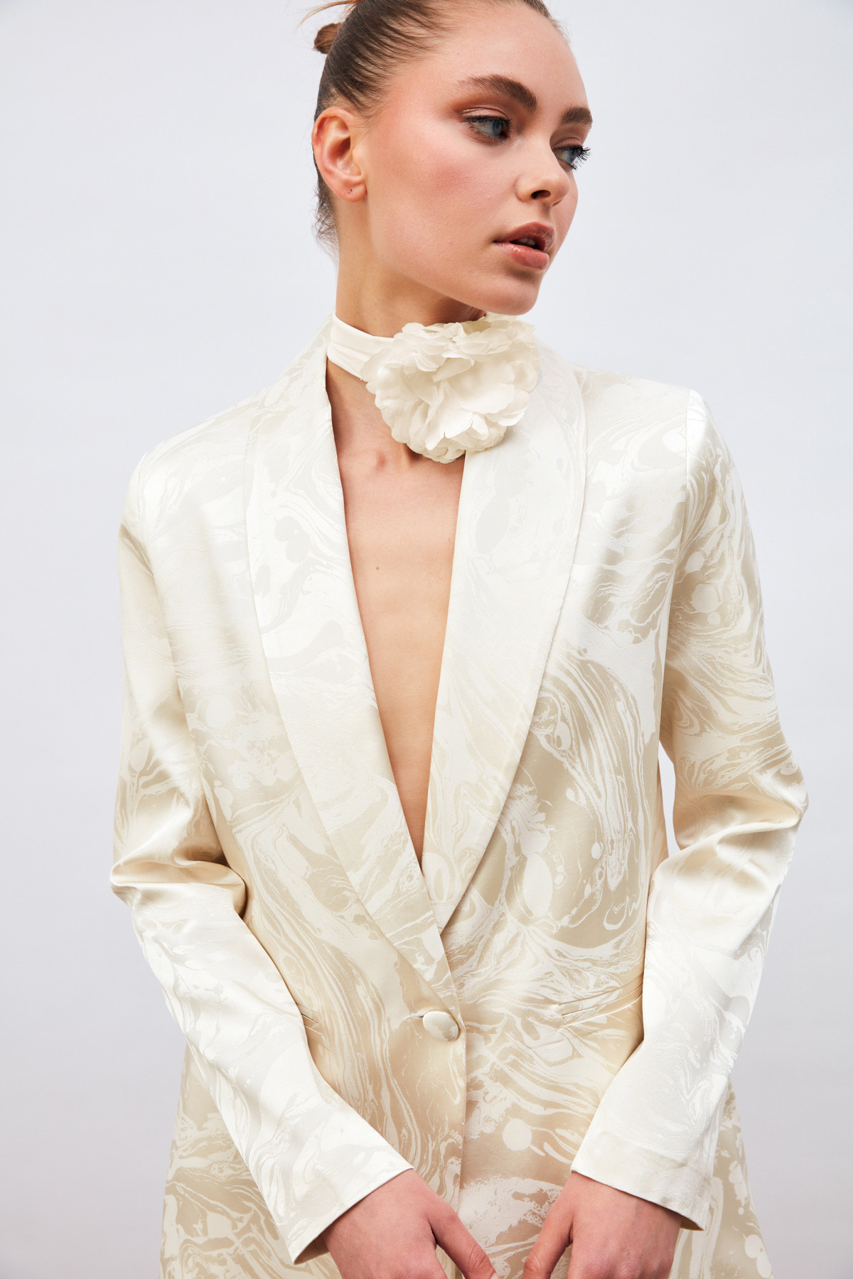 Saten Desenli Düğmeli Ceket - EKRU