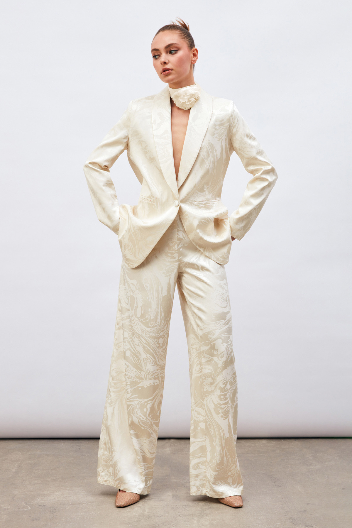 Saten Desenli Düğmeli Ceket - EKRU