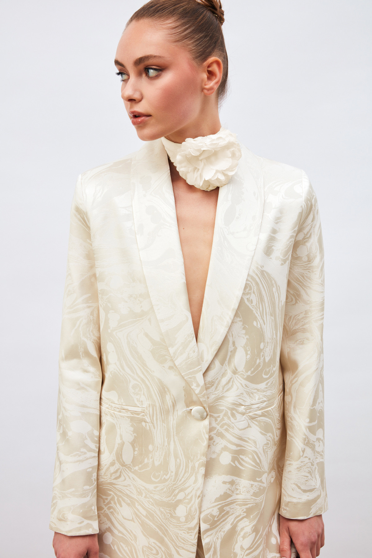 Saten Desenli Düğmeli Ceket - EKRU