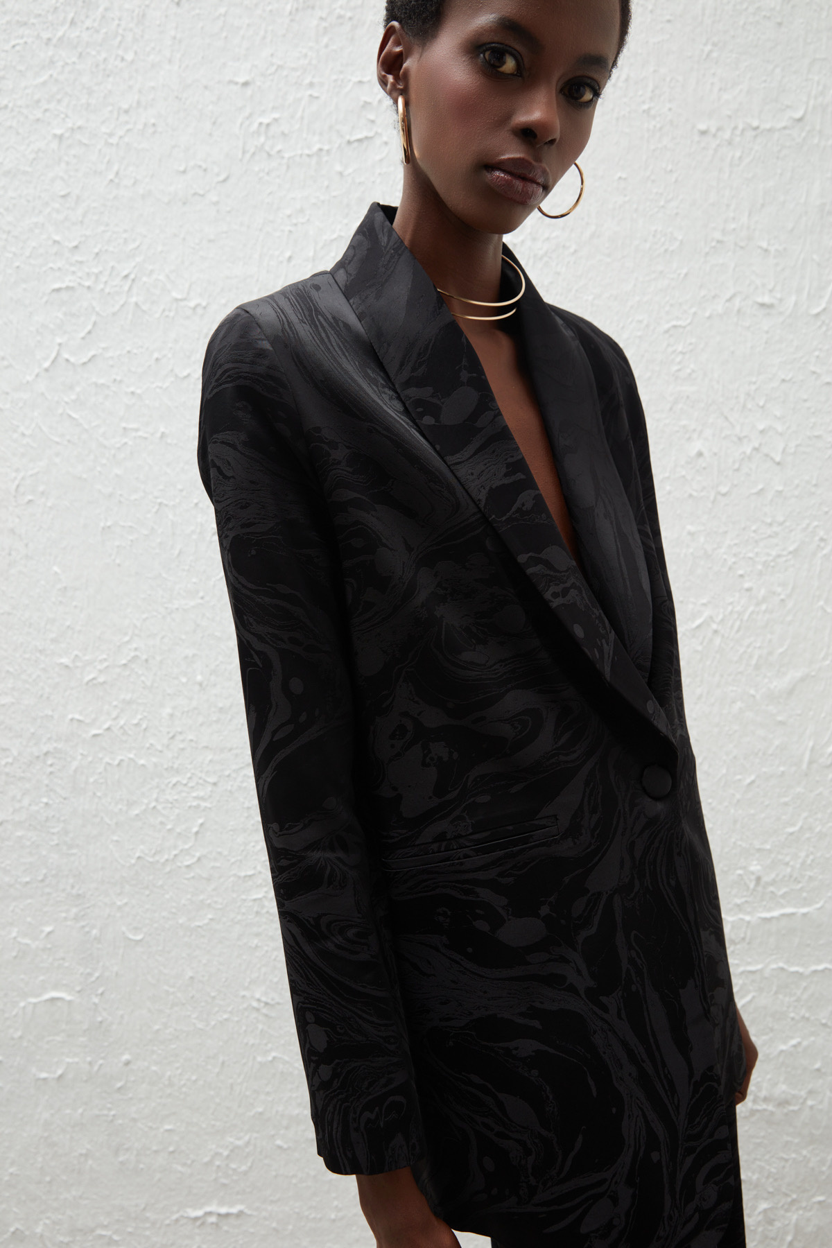 Saten Desenli Düğmeli Ceket - SİYAH