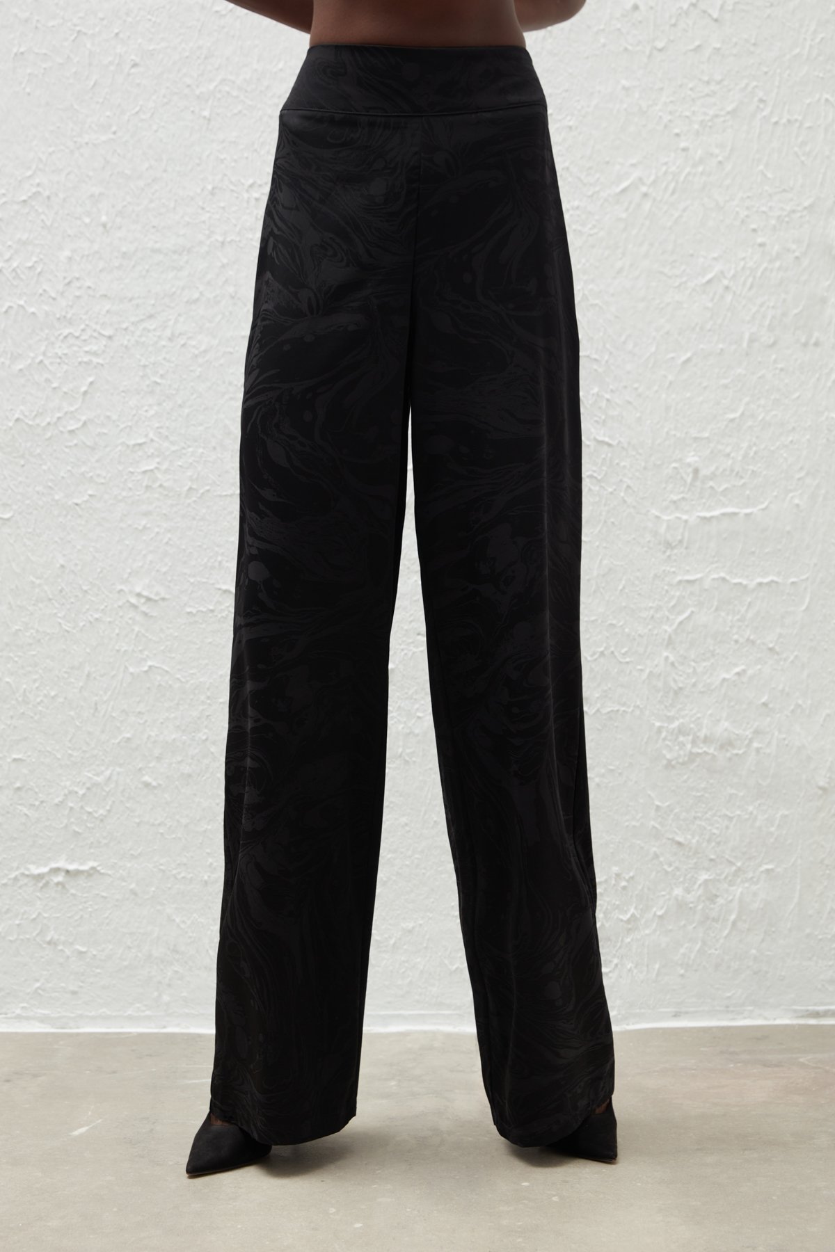 Satin Patterned Loose Trousers - BLACK