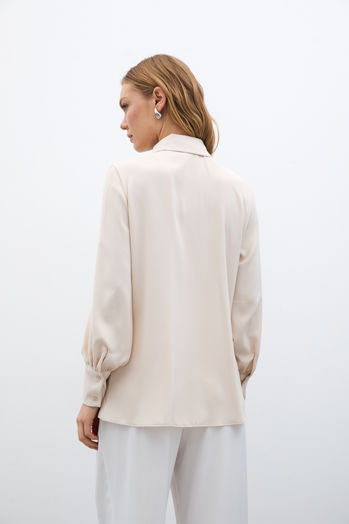 Şerit Aksesuarlı Bluz - Bej