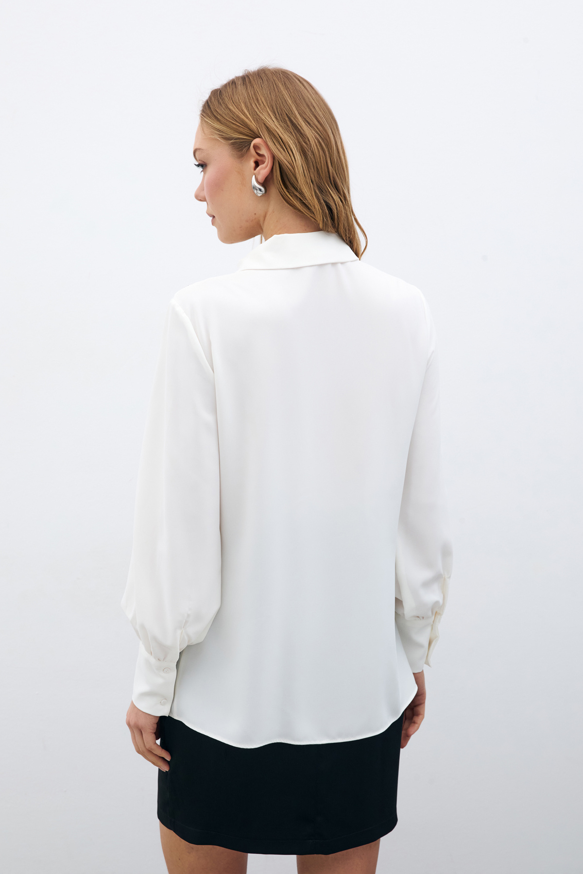 Şerit Aksesuarlı Bluz - EKRU