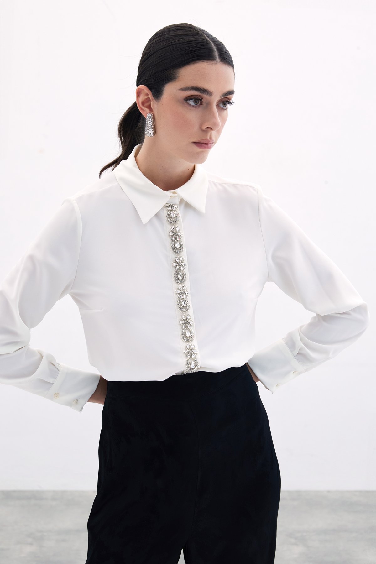 Şerit Aksesuarlı Gömlek - Ekru