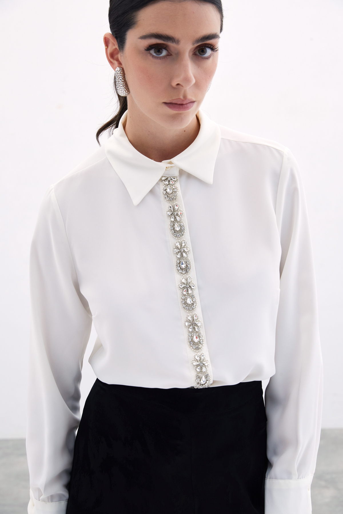 Şerit Aksesuarlı Gömlek - Ekru