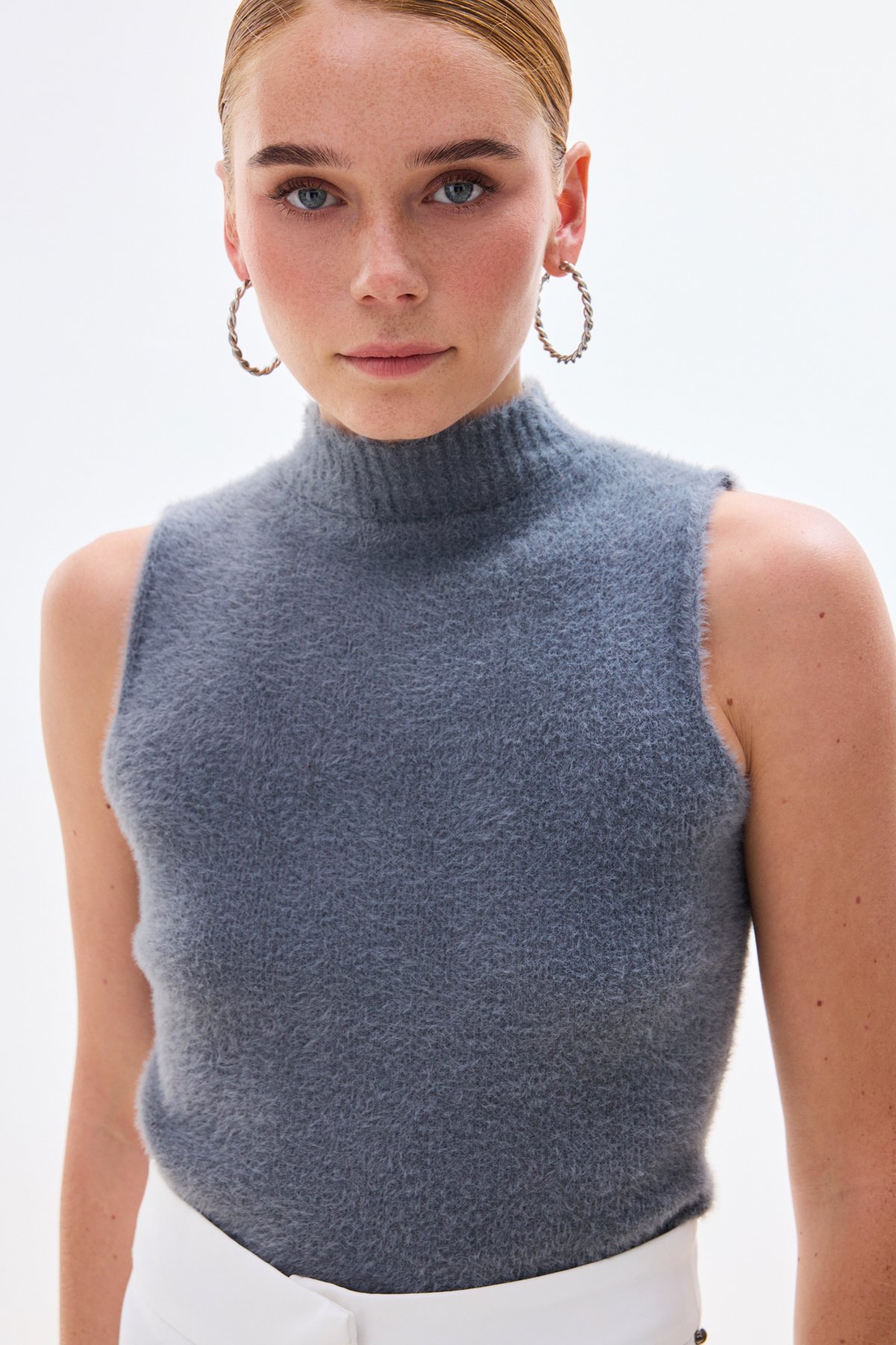 Zero Sleeve Bearded Knit Blouse - Anthracıte