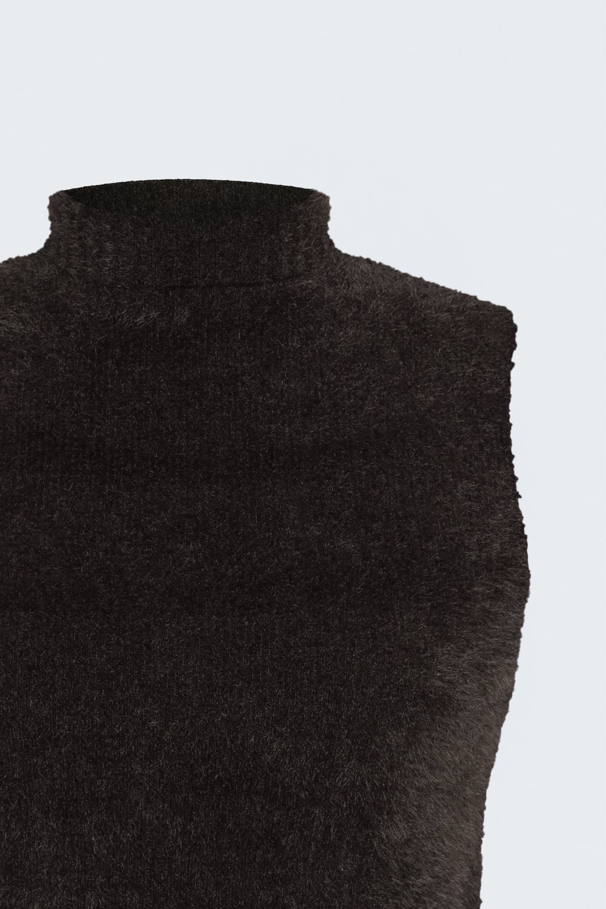Zero Sleeve Bearded Knit Blouse - Brown