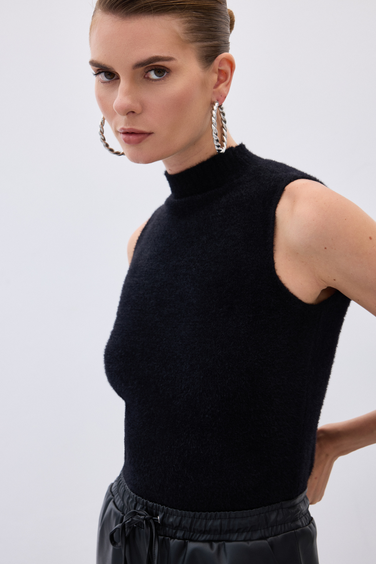 Sıfır Kol Sakallı Triko Bluz - Siyah