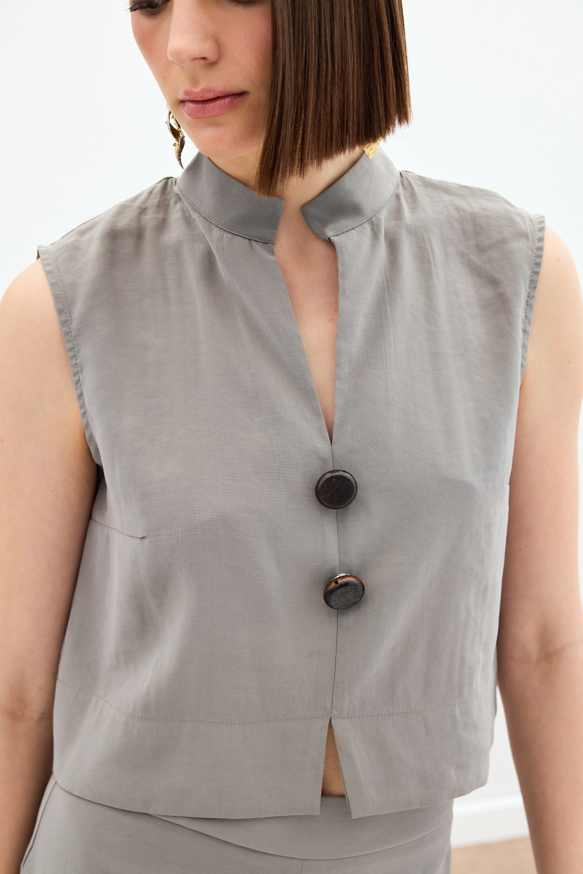 Süs Düğme Detaylı Bluz - Haki