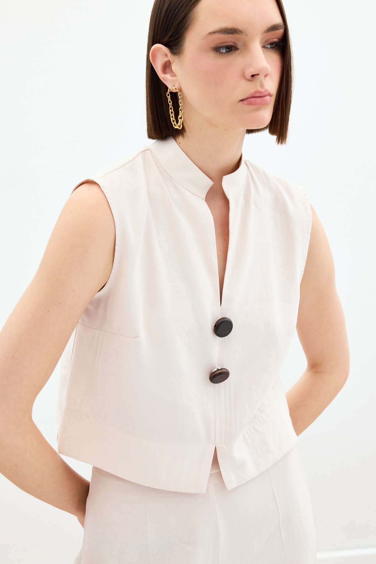 Süs Düğme Detaylı Bluz - Taş