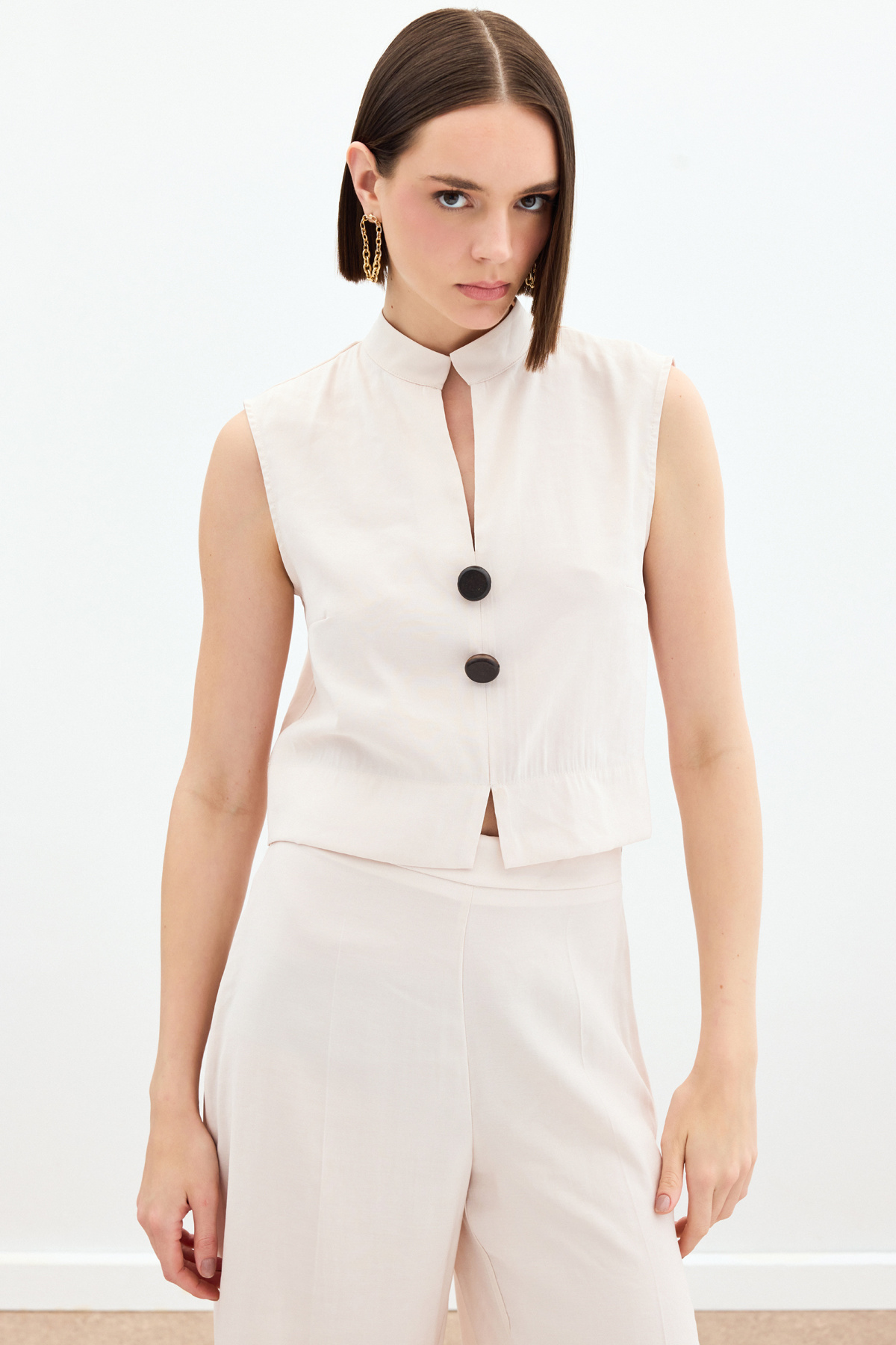 Süs Düğme Detaylı Bluz - Taş