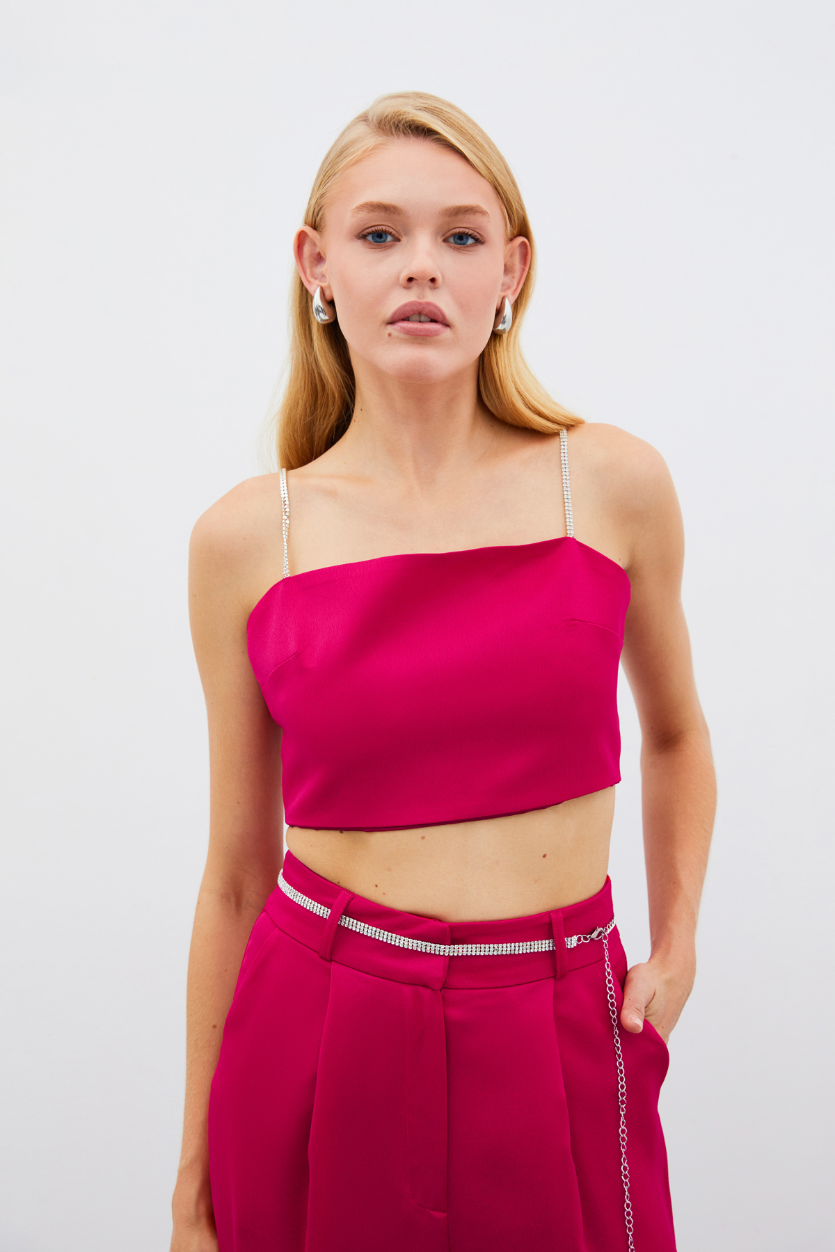 Taş Askılı Saten Crop Bluz - MERCAN