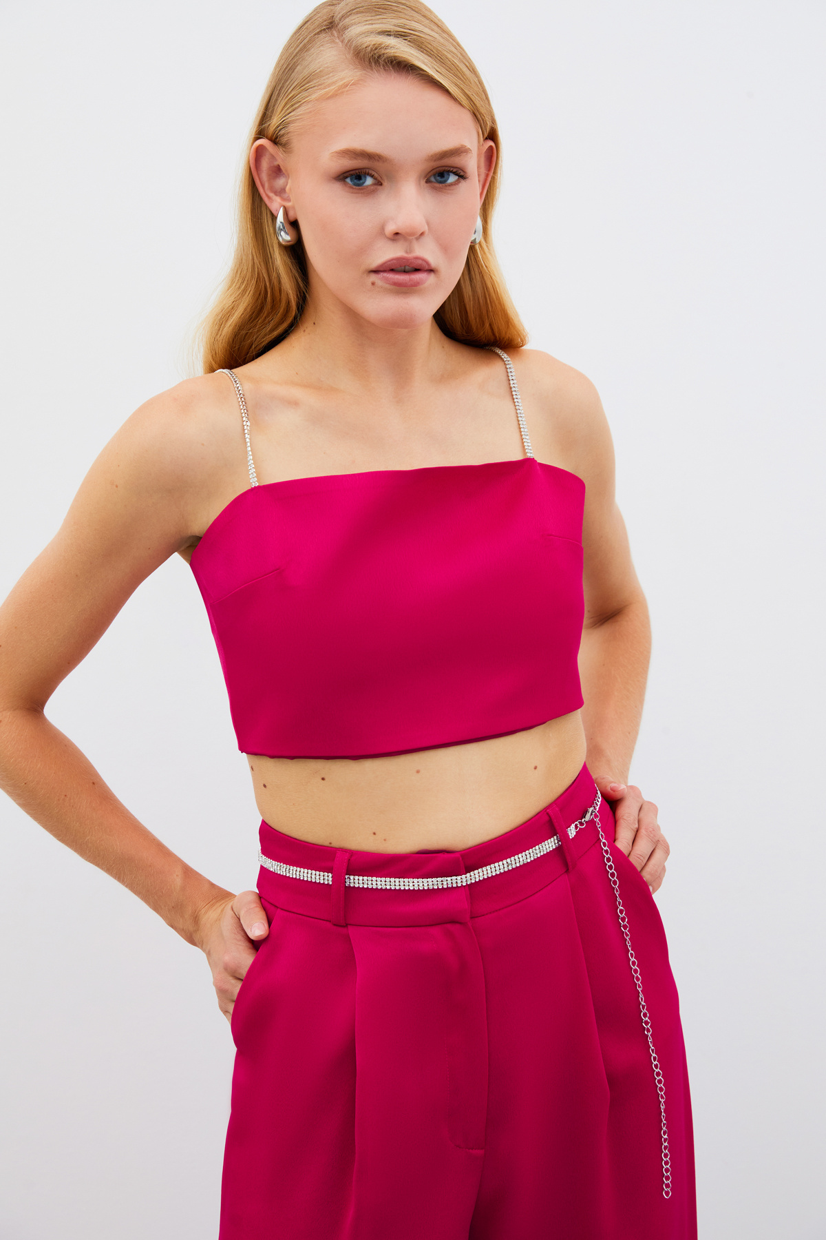 Taş Askılı Saten Crop Bluz - MERCAN