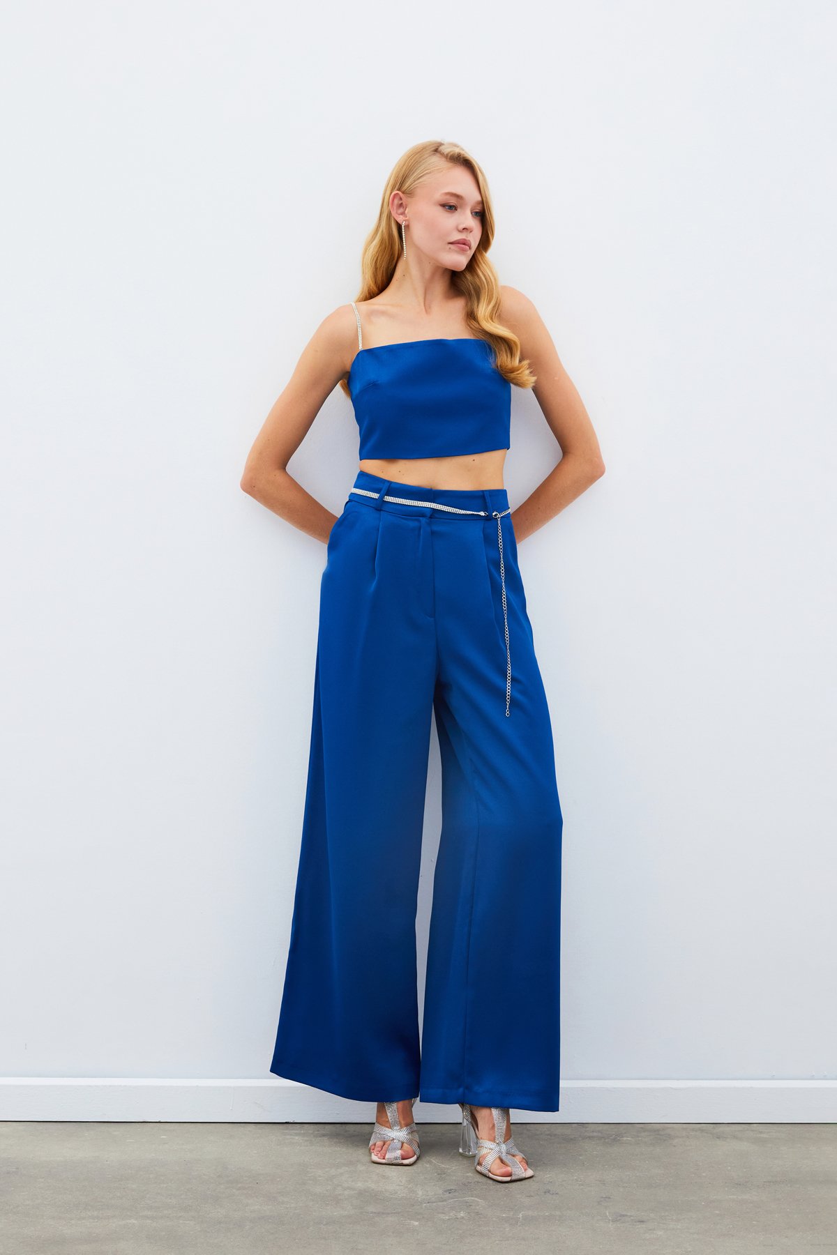 Taş Kemerli Saten Pantolon - MAVİ