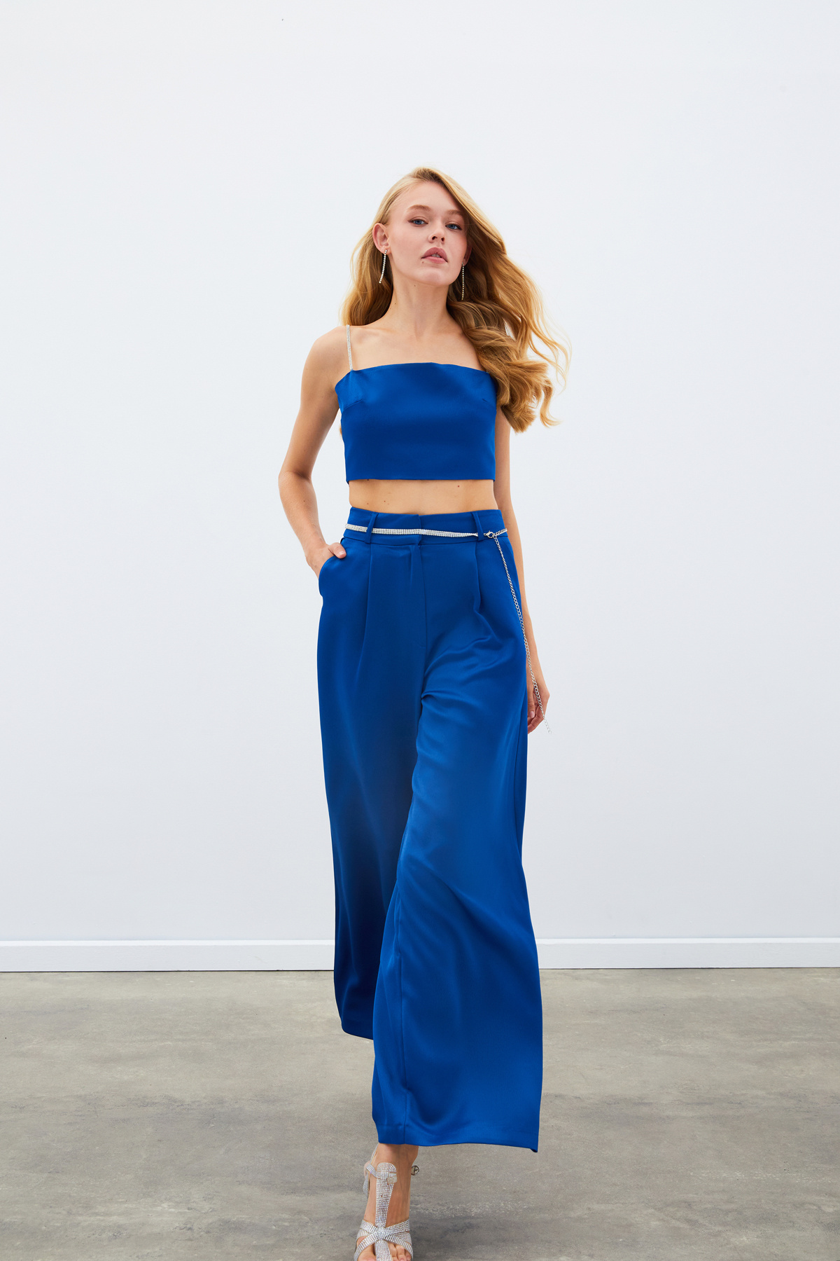 Taş Kemerli Saten Pantolon - MAVİ
