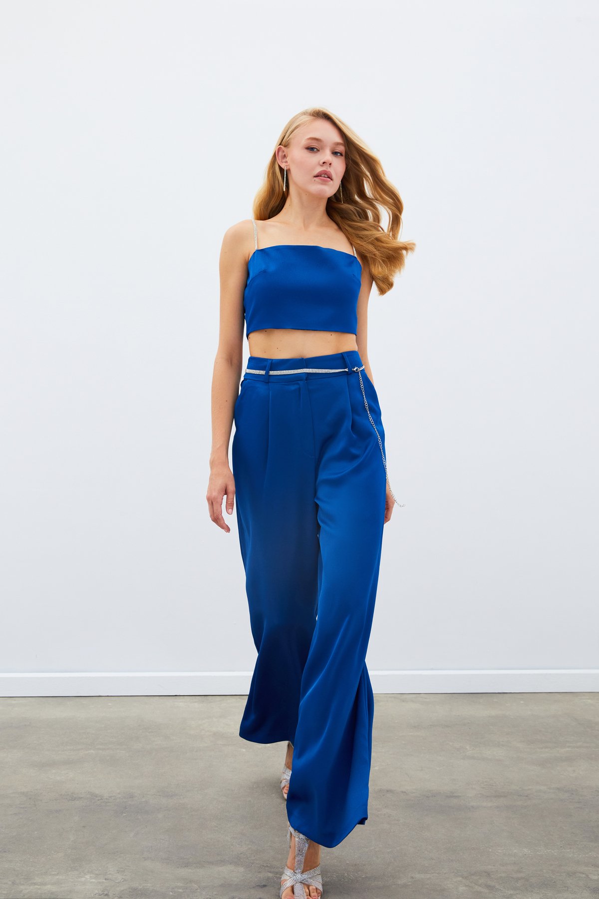 Taş Kemerli Saten Pantolon - MAVİ