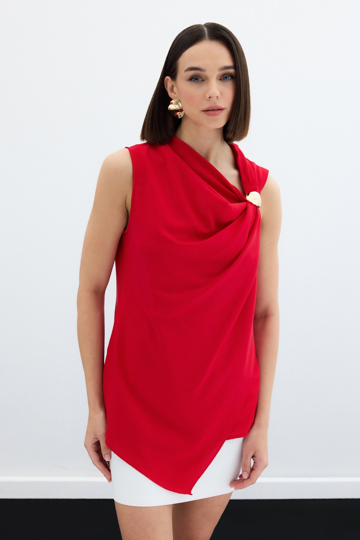 Tek Omuz Aksesuarlı Bluz - Kırmızı