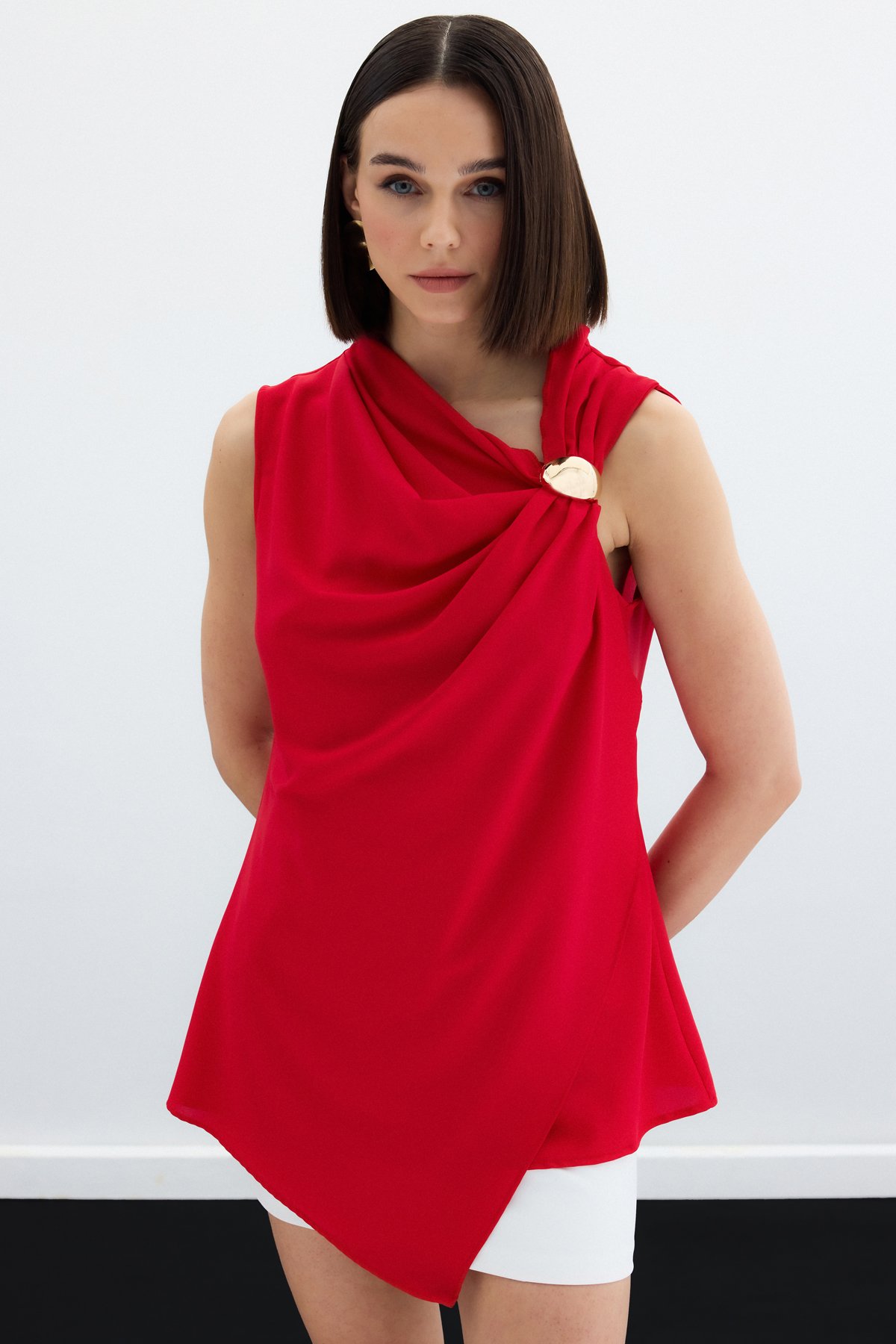 Tek Omuz Aksesuarlı Bluz - Kırmızı