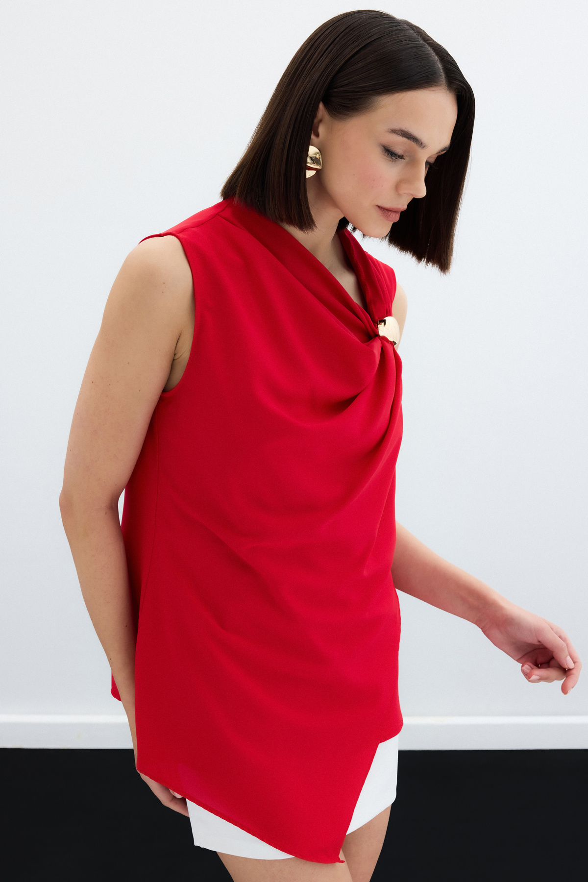 Tek Omuz Aksesuarlı Bluz - Kırmızı