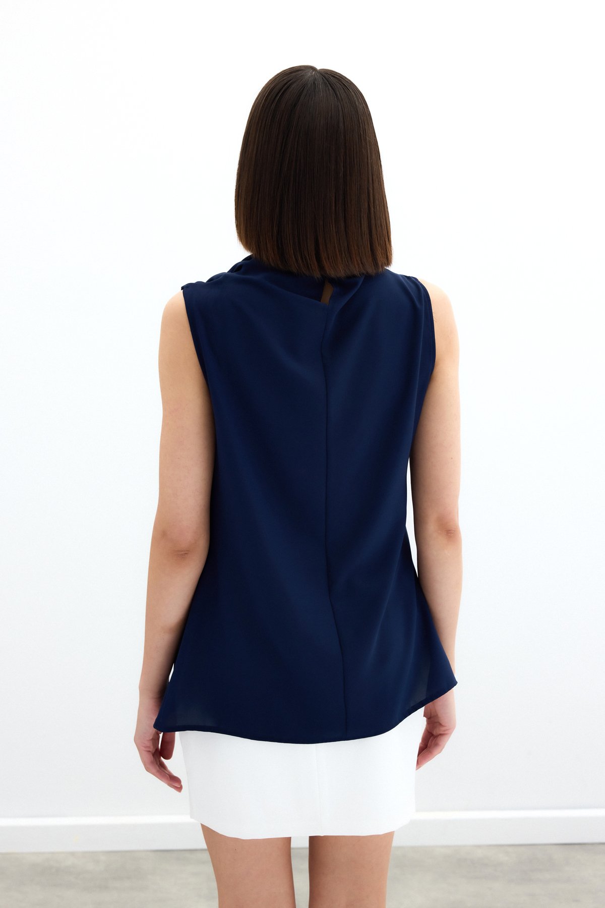 Tek Omuz Aksesuarlı Bluz - Lacivert