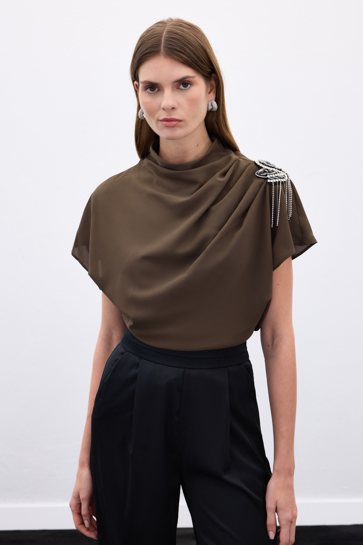 One Shoulder Accessory Casual Blouse - Brown