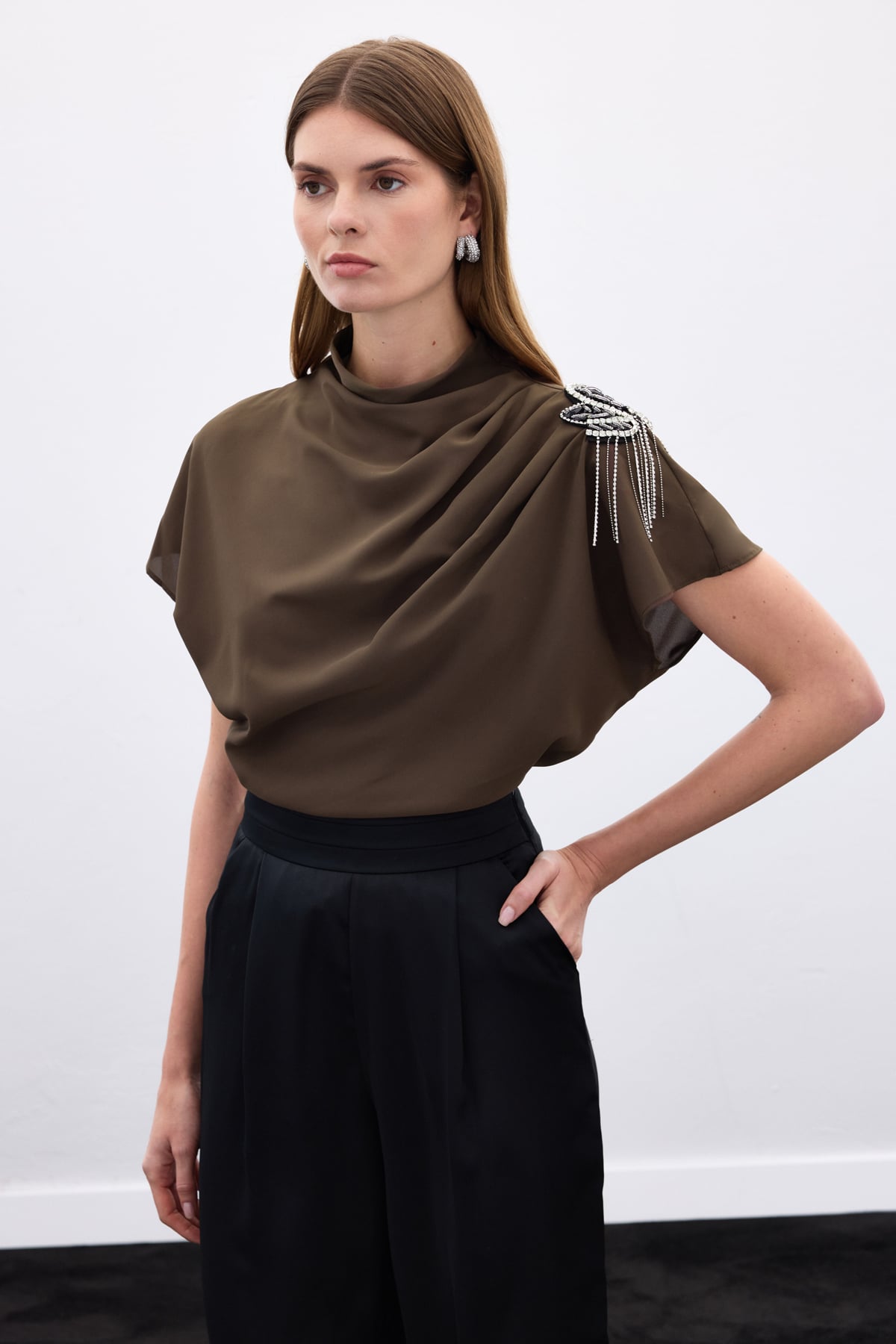 One Shoulder Accessory Casual Blouse - Brown