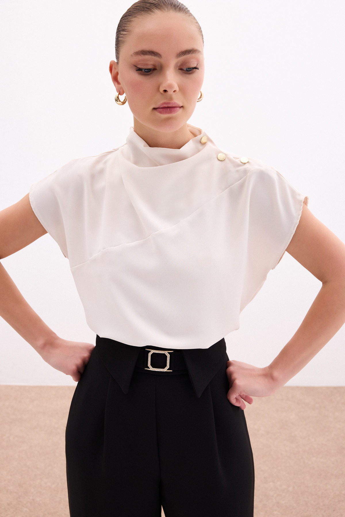 Tek Omuz Çıtçıtlı Bluz - Bej