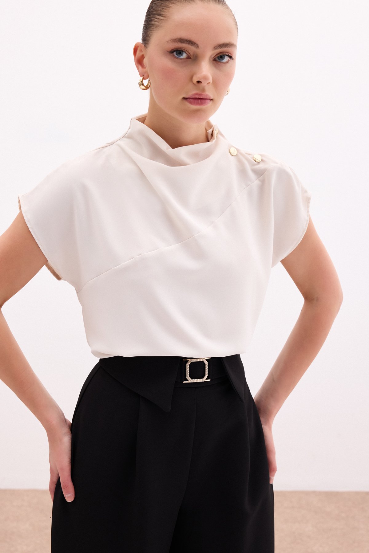 Tek Omuz Çıtçıtlı Bluz - Bej