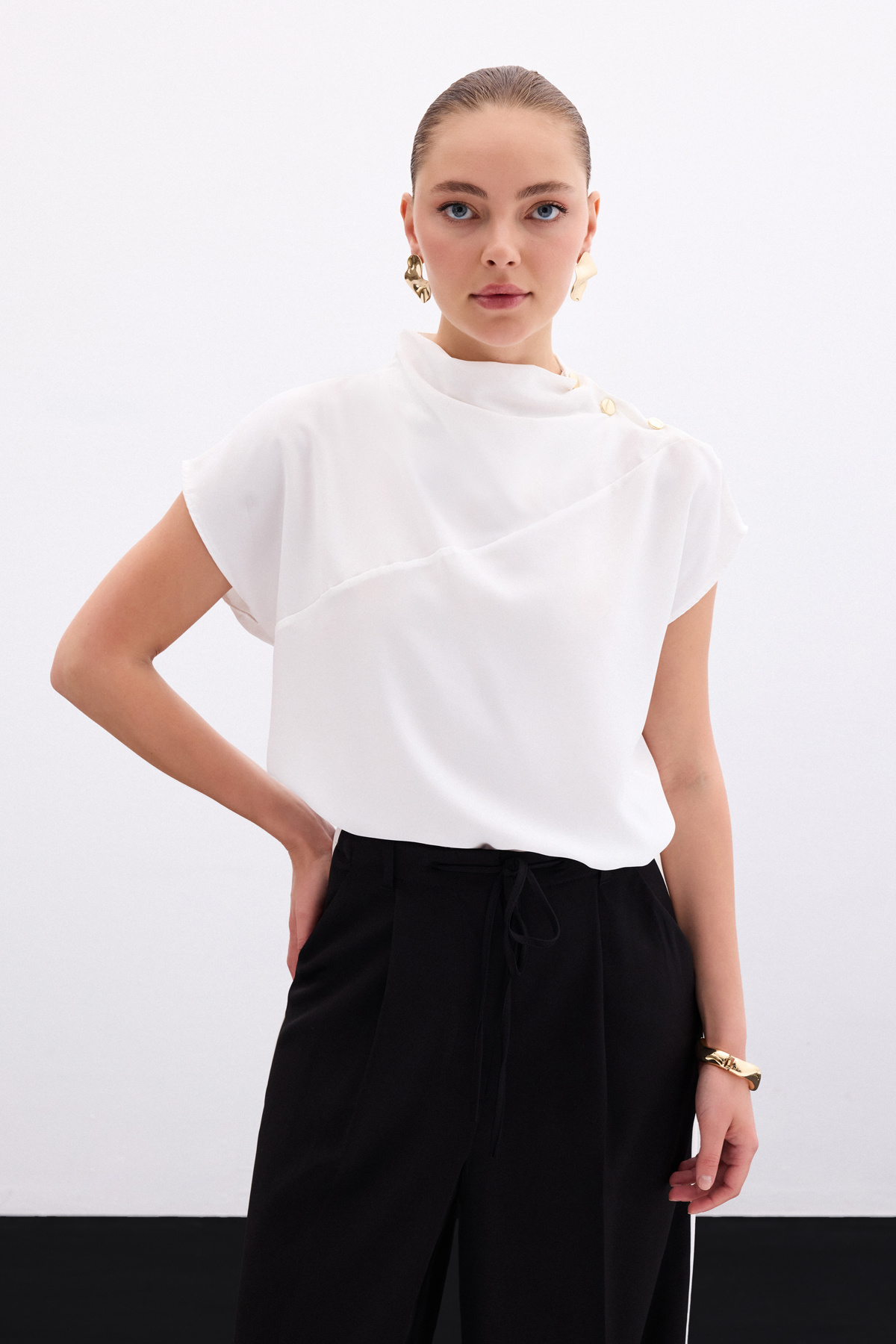 Tek Omuz Çıtçıtlı Bluz - Ekru