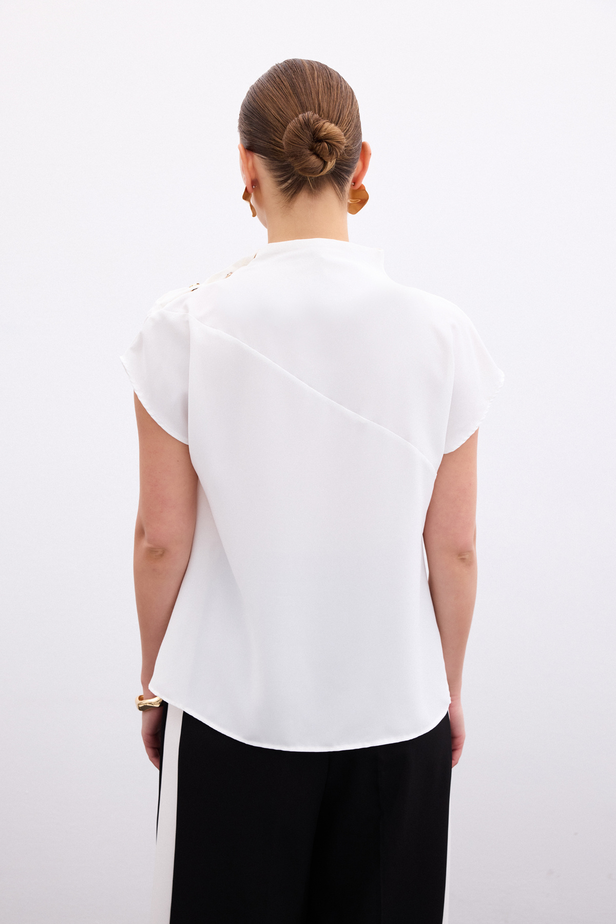 Tek Omuz Çıtçıtlı Bluz - Ekru