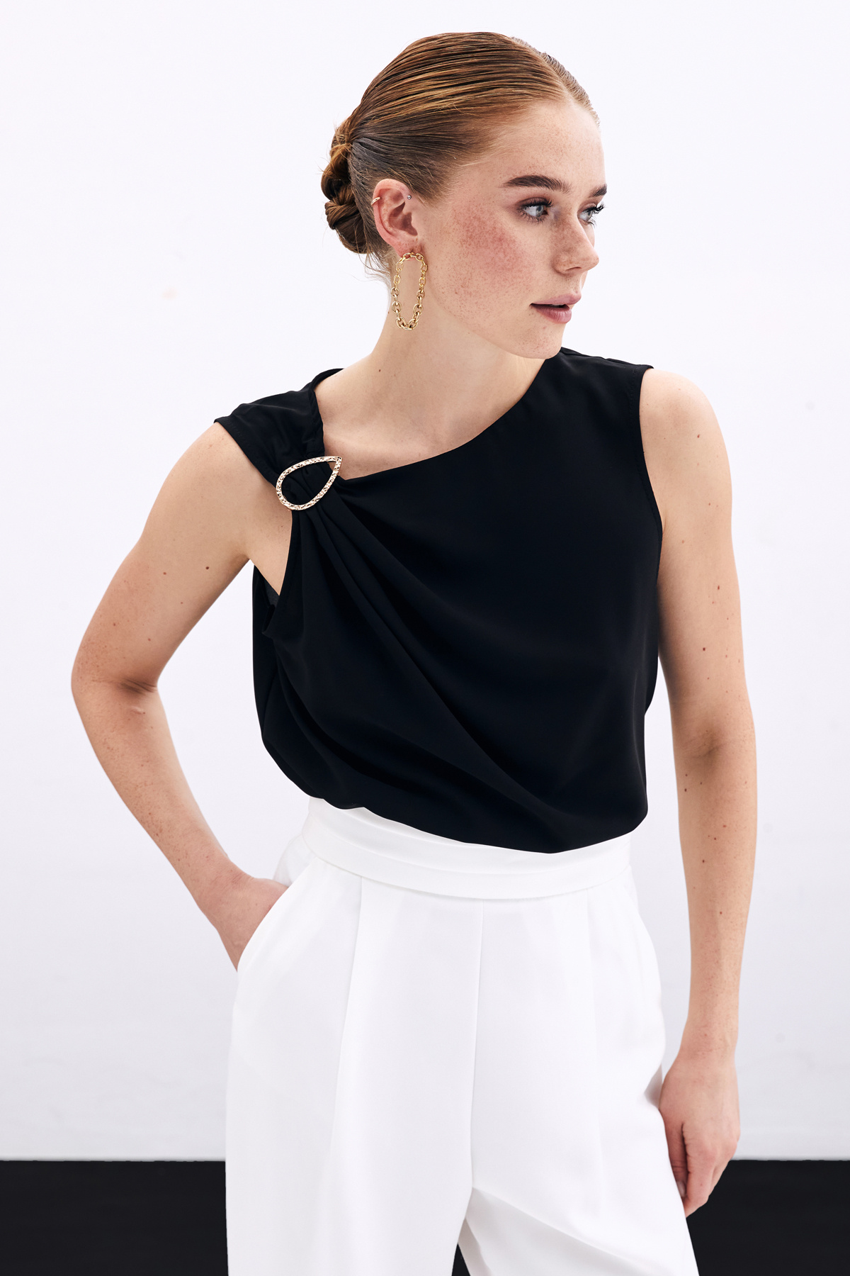 Tek Omuz Detaylı Bluz - Siyah