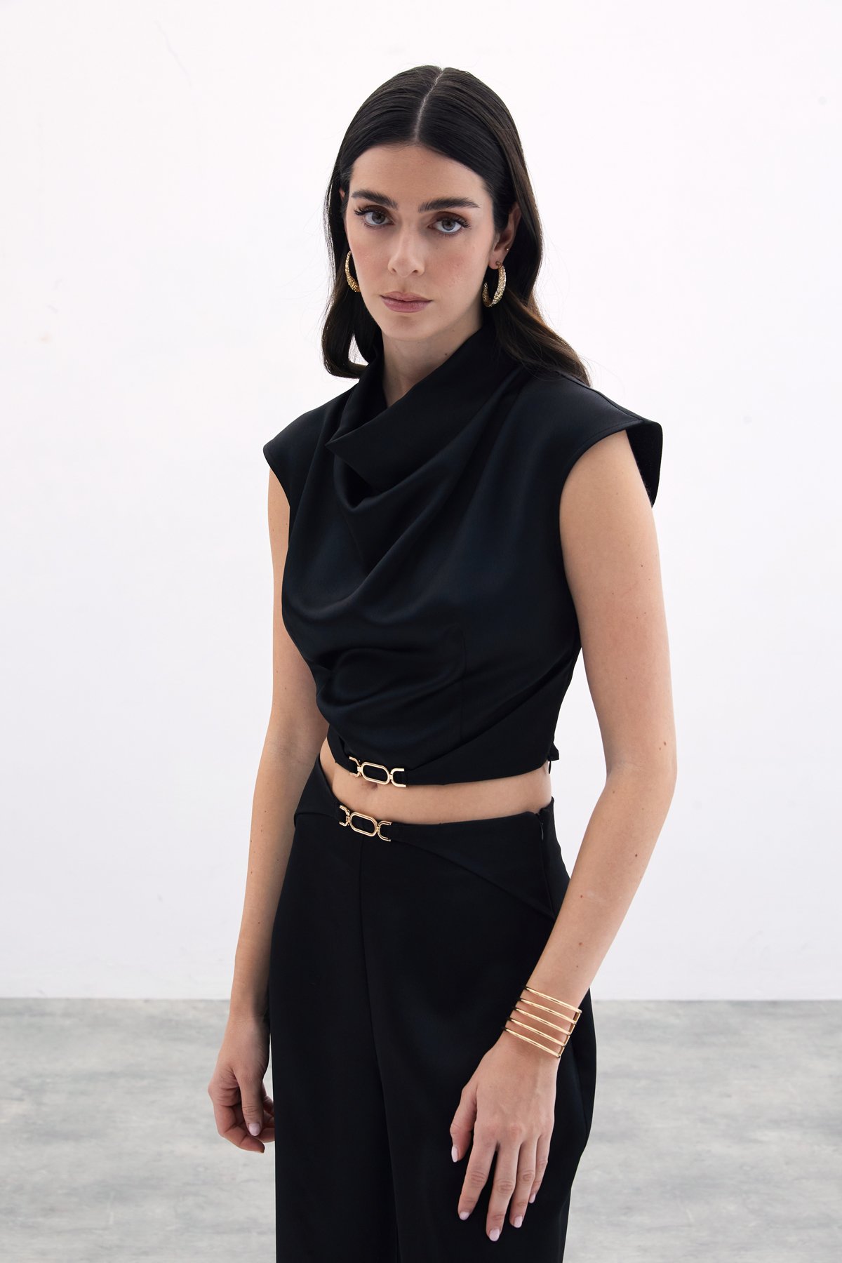 Toka Detaylı Degaje Bluz - Siyah