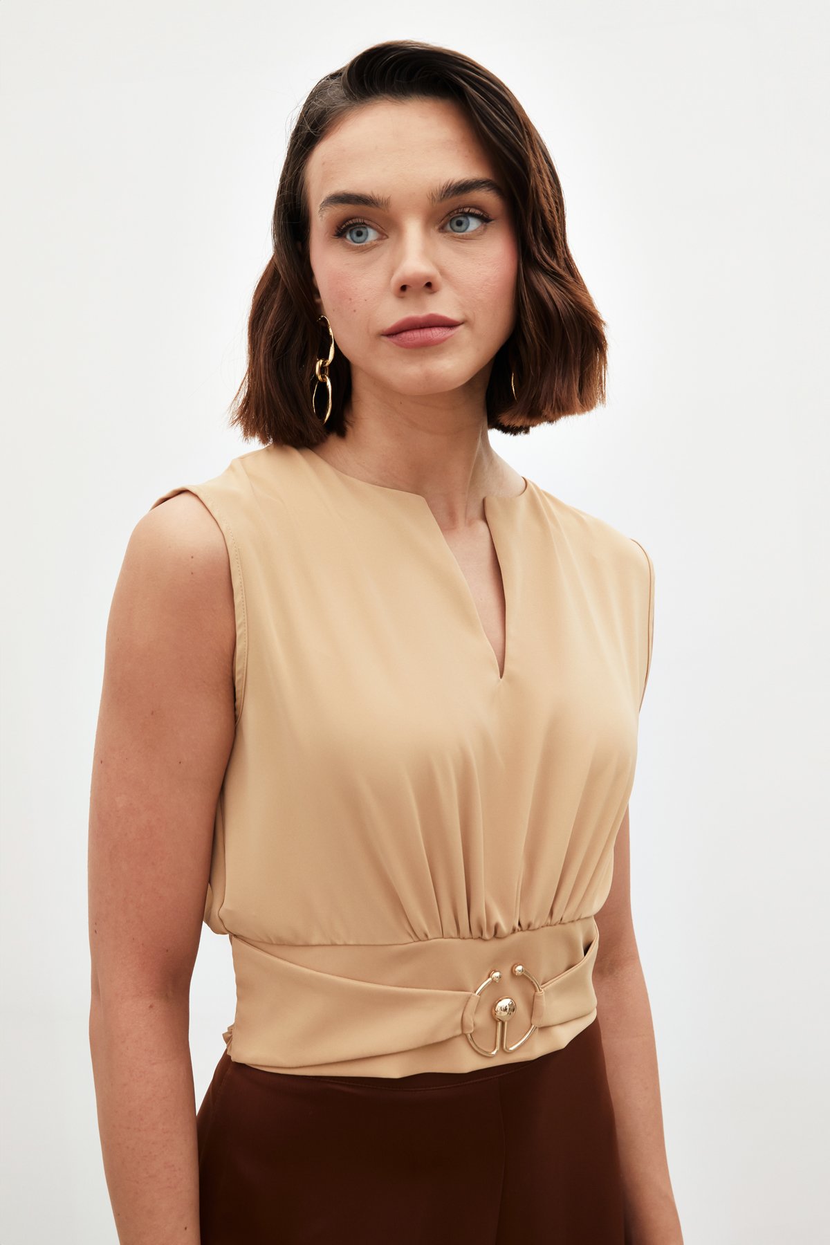 Toka Detaylı Kolsuz Bluz - CAMEL